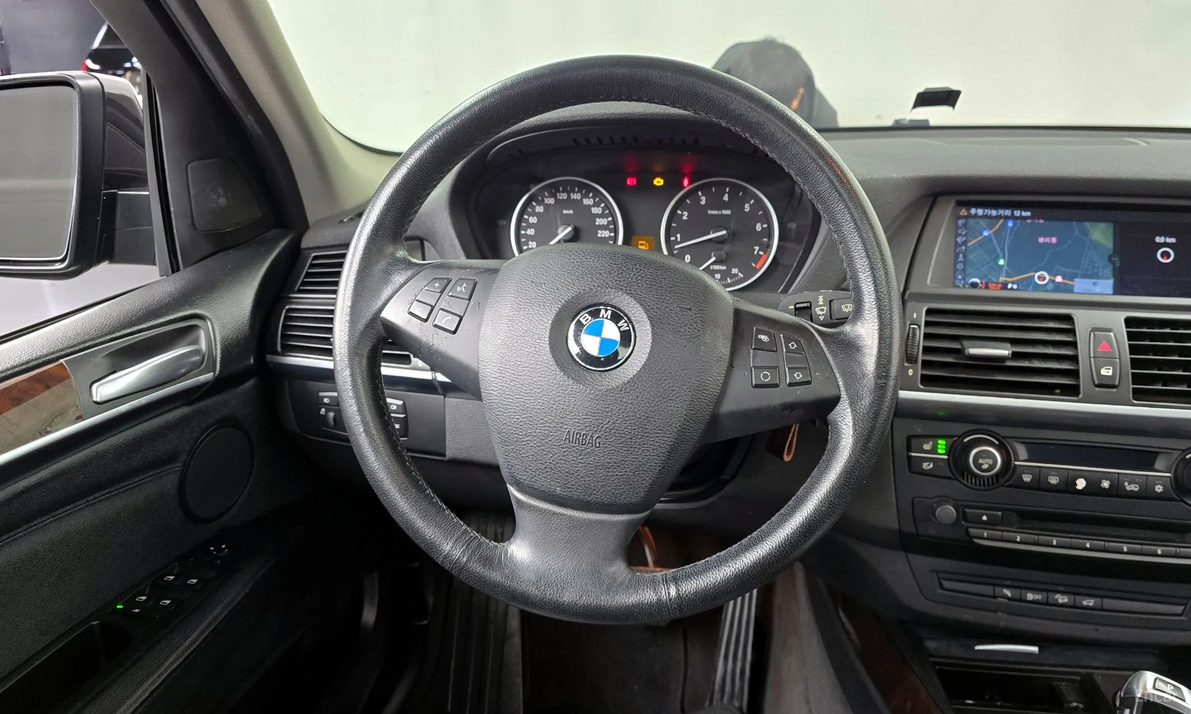 BMW X5 (E70) превью 13