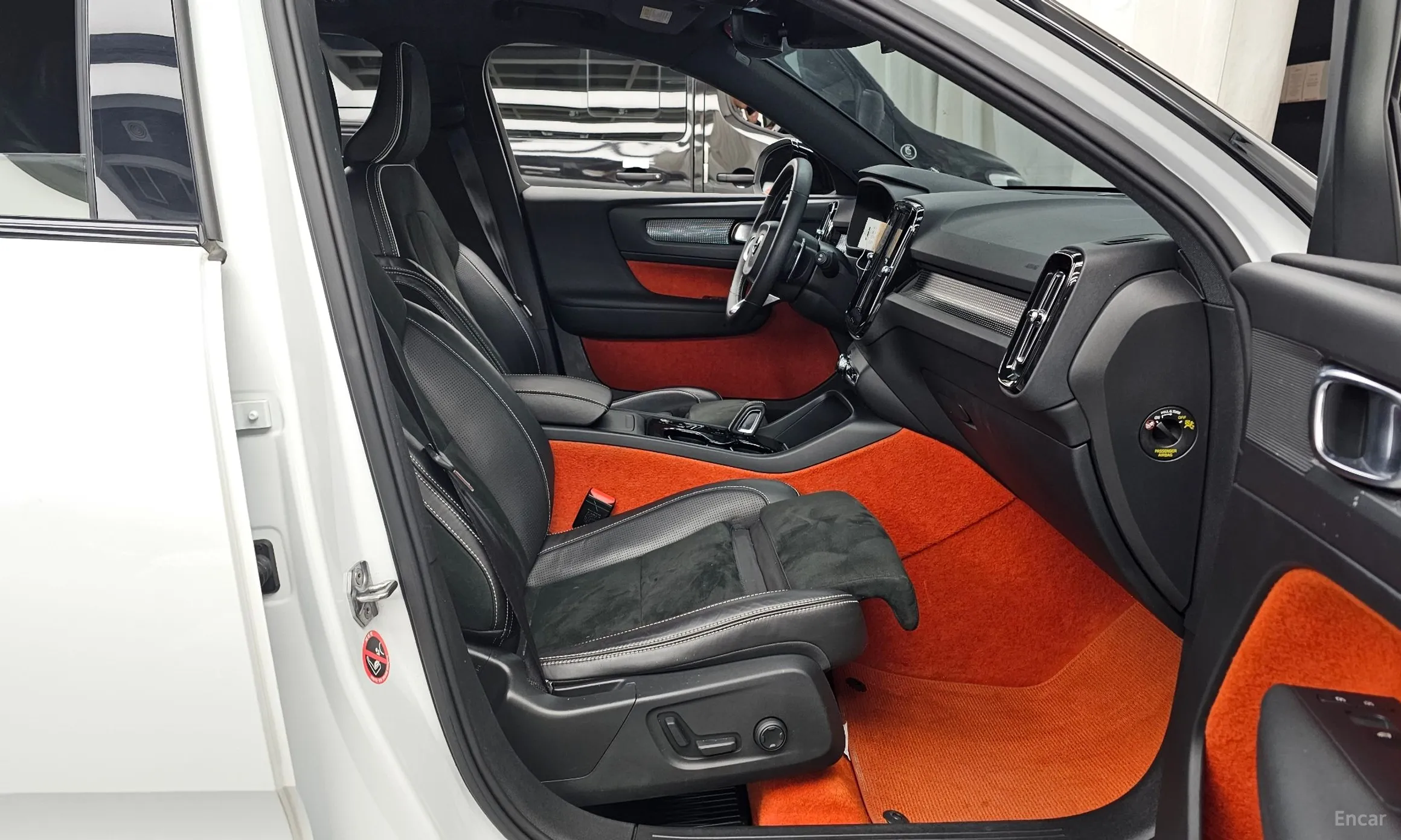 Volvo XC40 превью 11