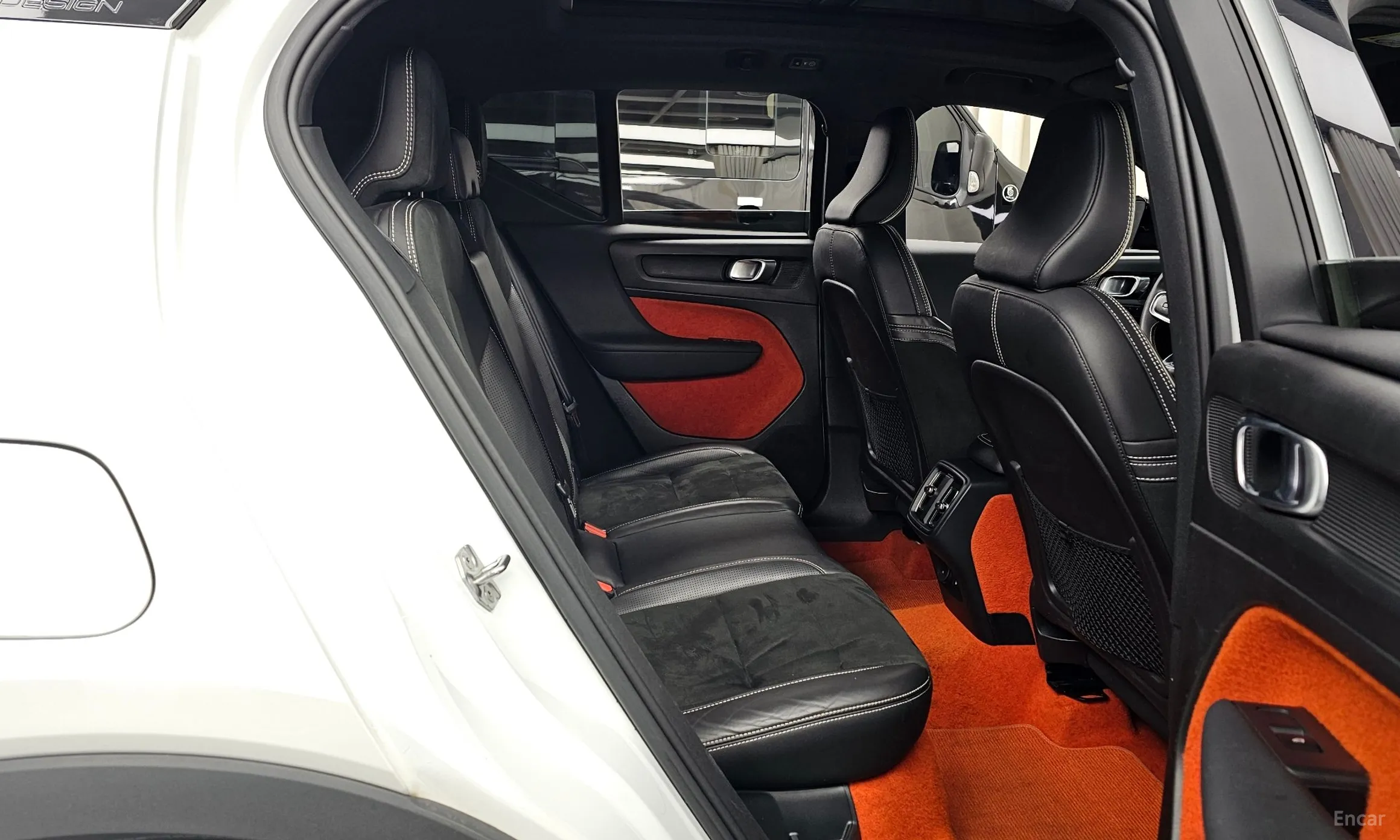 Volvo XC40 превью 12