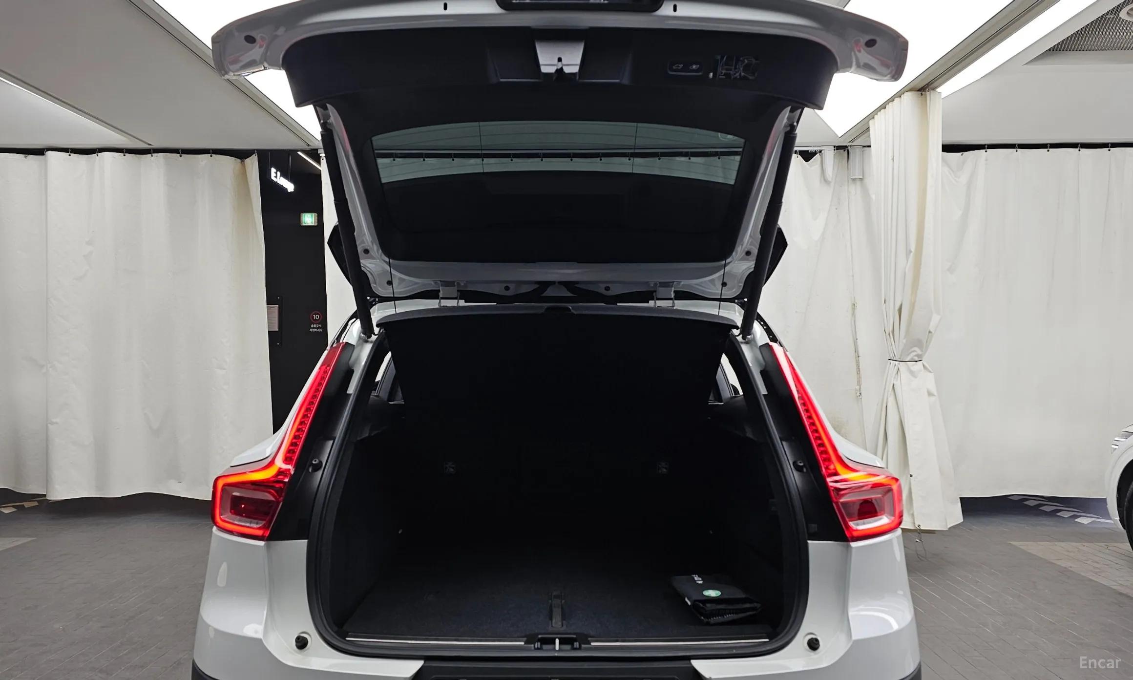 Volvo XC40 превью 20