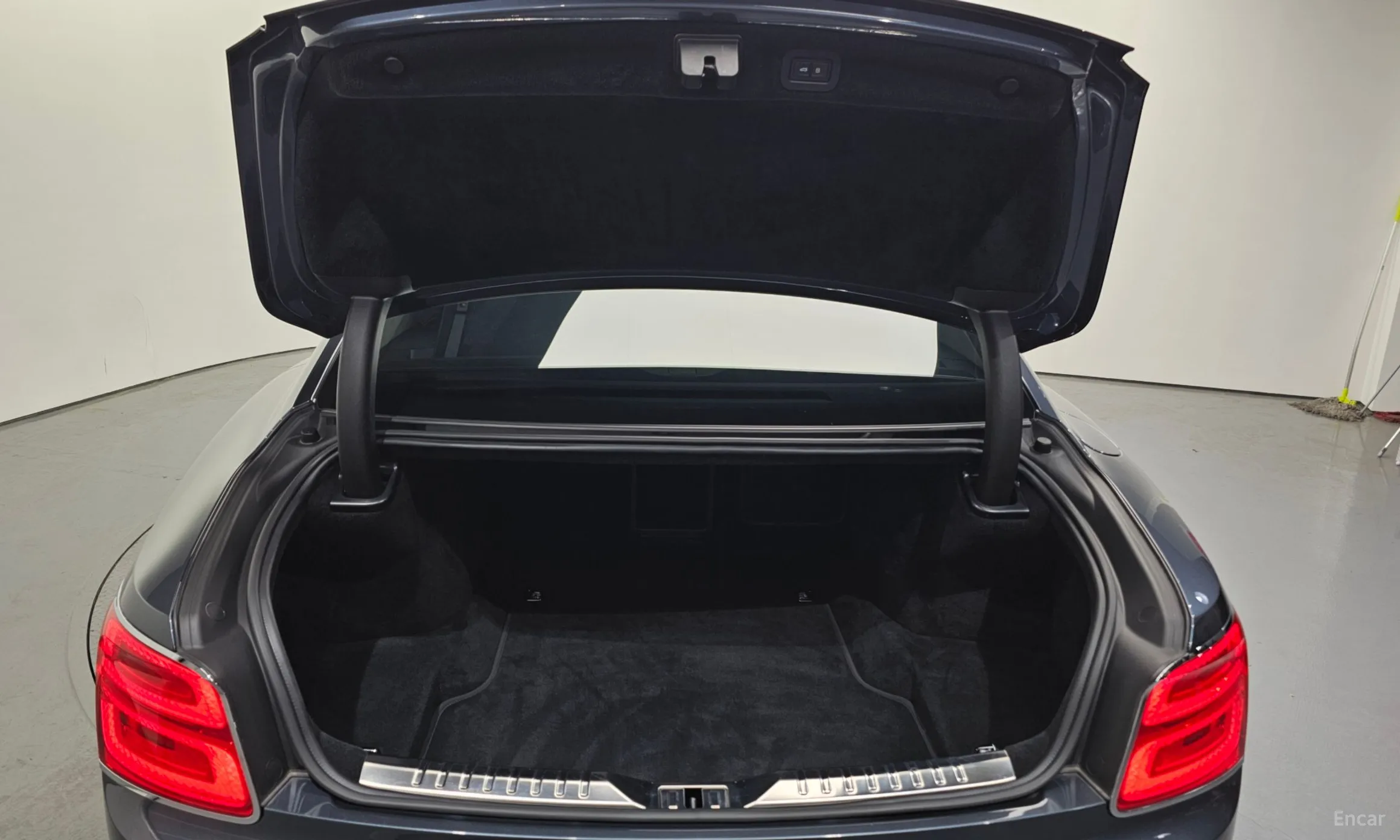 Bentley Flying Spur 3rd Generation превью 20