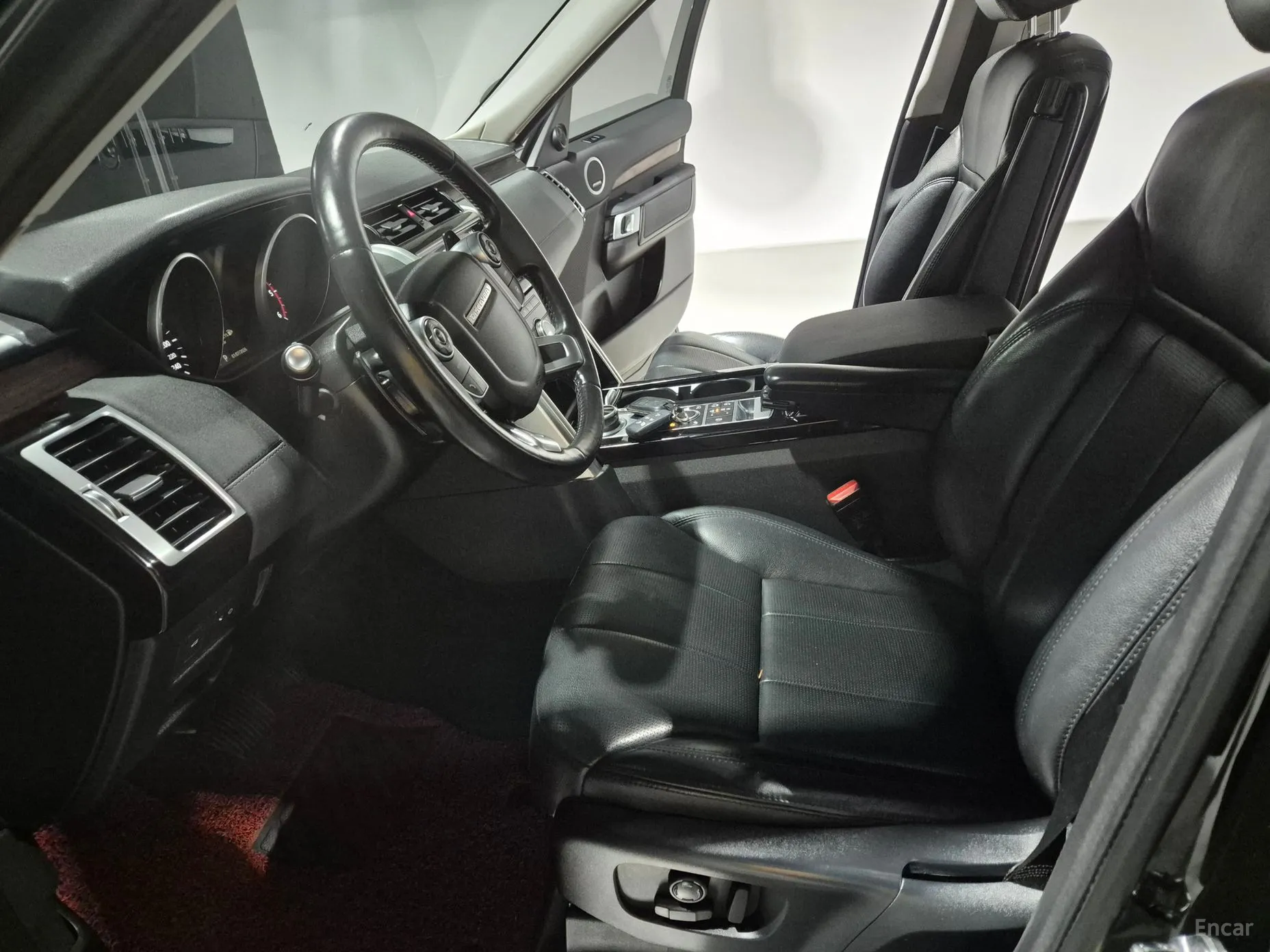 Land Rover Discovery 5 превью 10