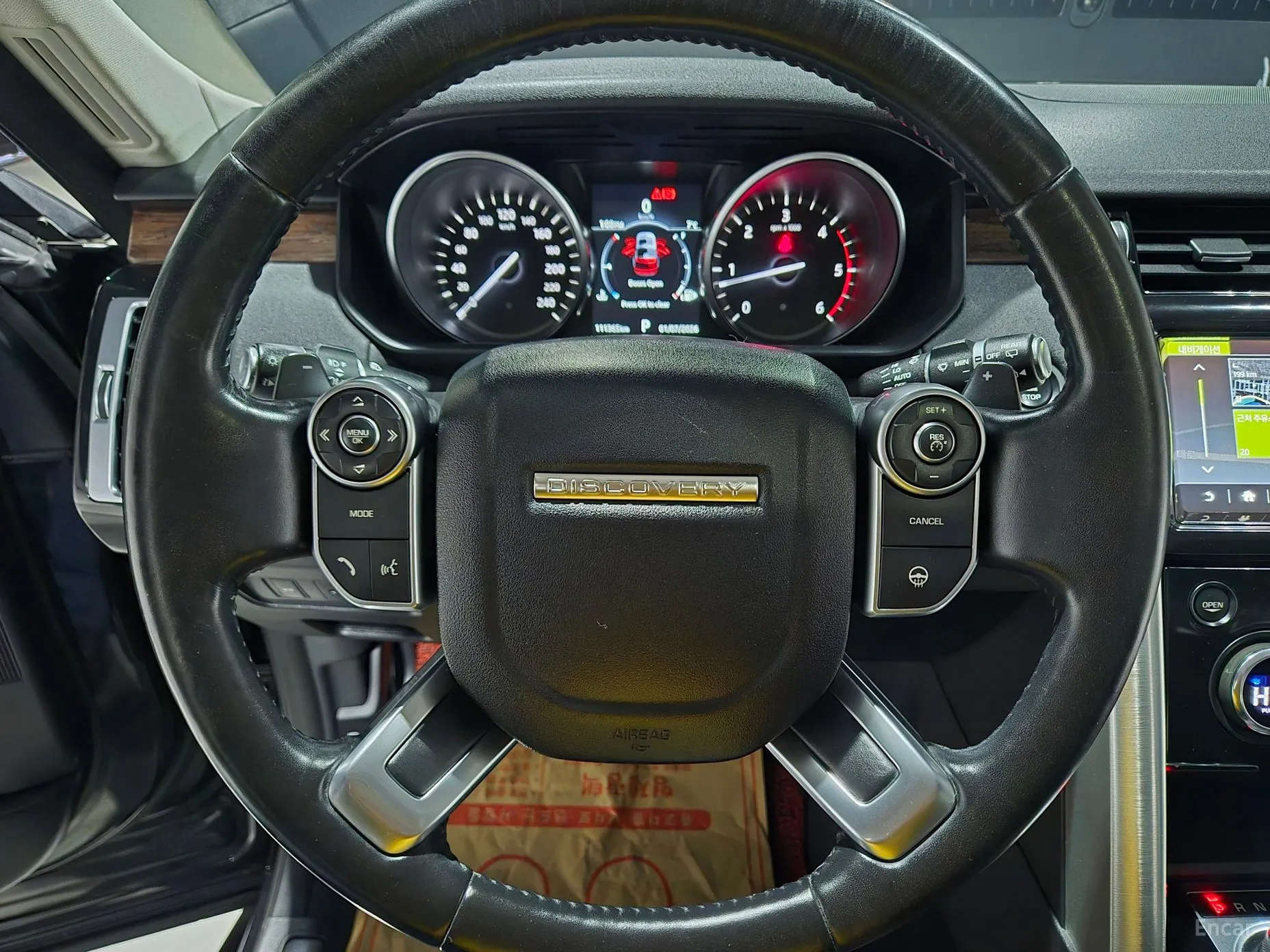Land Rover Discovery 5 превью 16