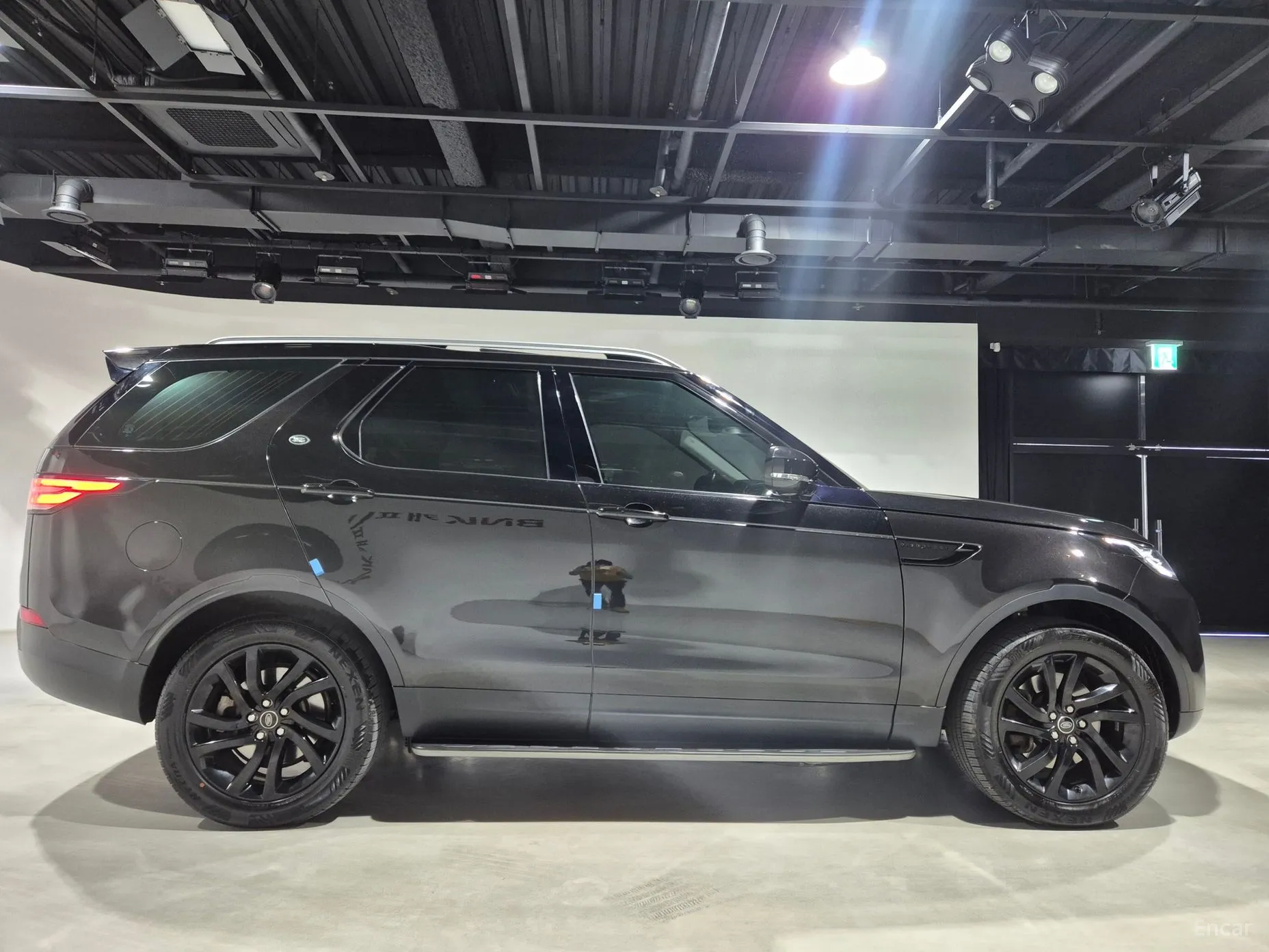Land Rover Discovery 5 превью 7