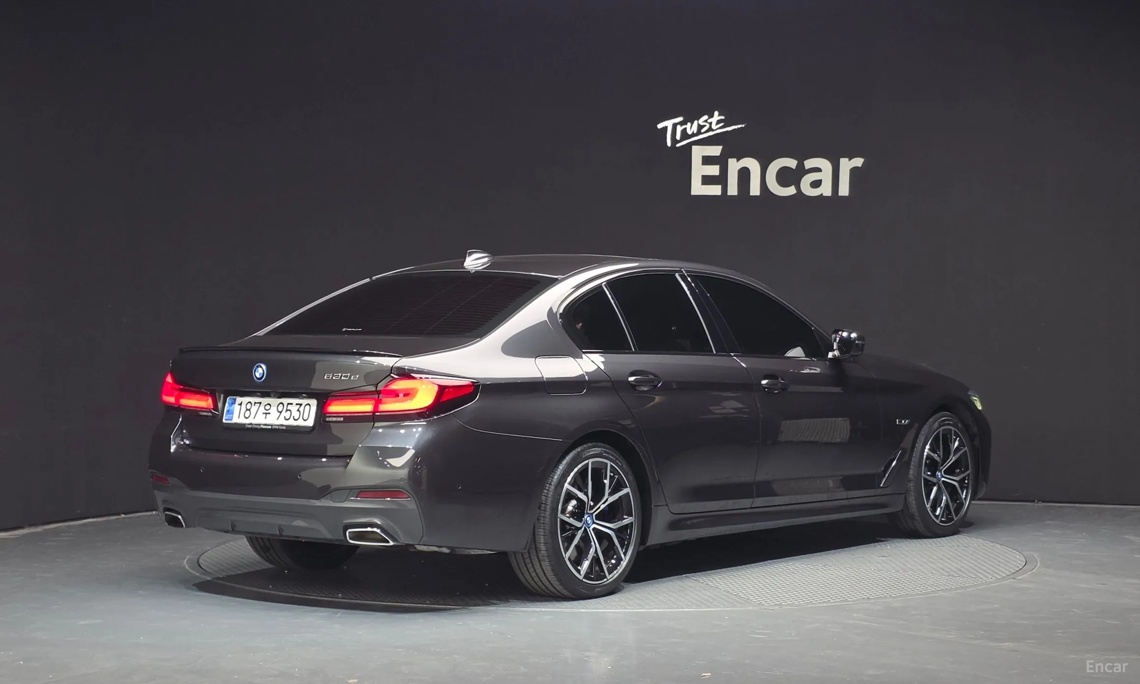 BMW 5 Series (G30) превью 2