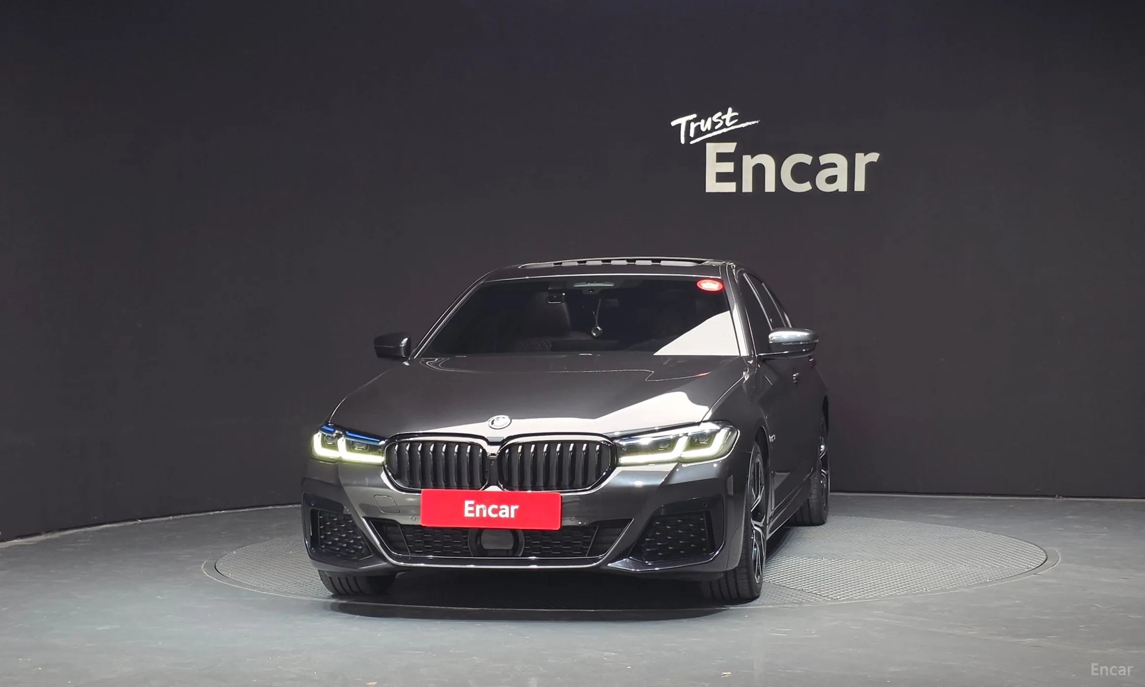 BMW 5 Series (G30) превью 3