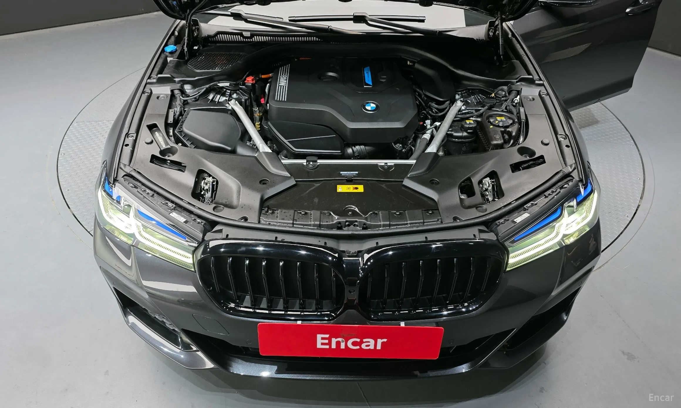 BMW 5 Series (G30) превью 6
