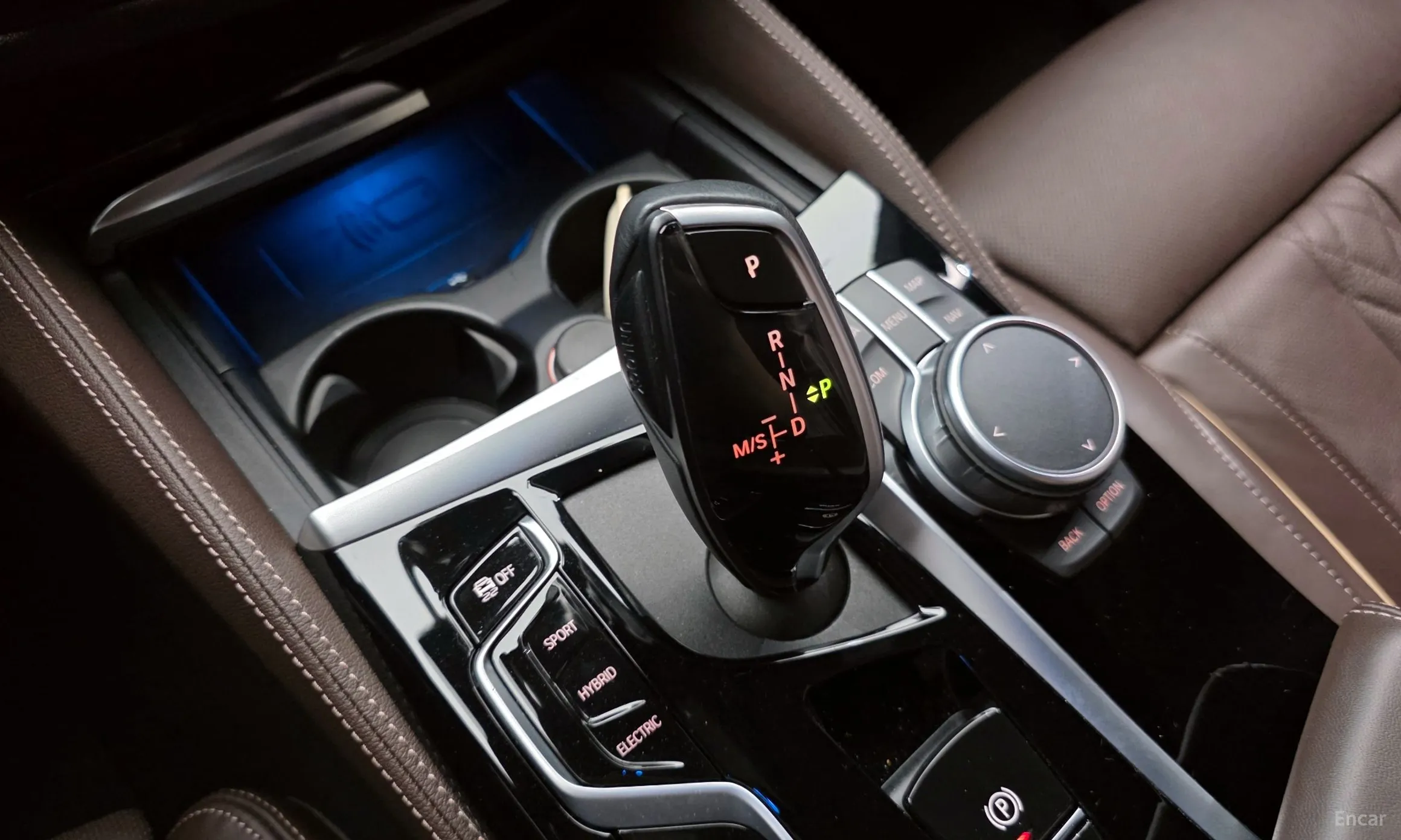 BMW 5 Series (G30) превью 9