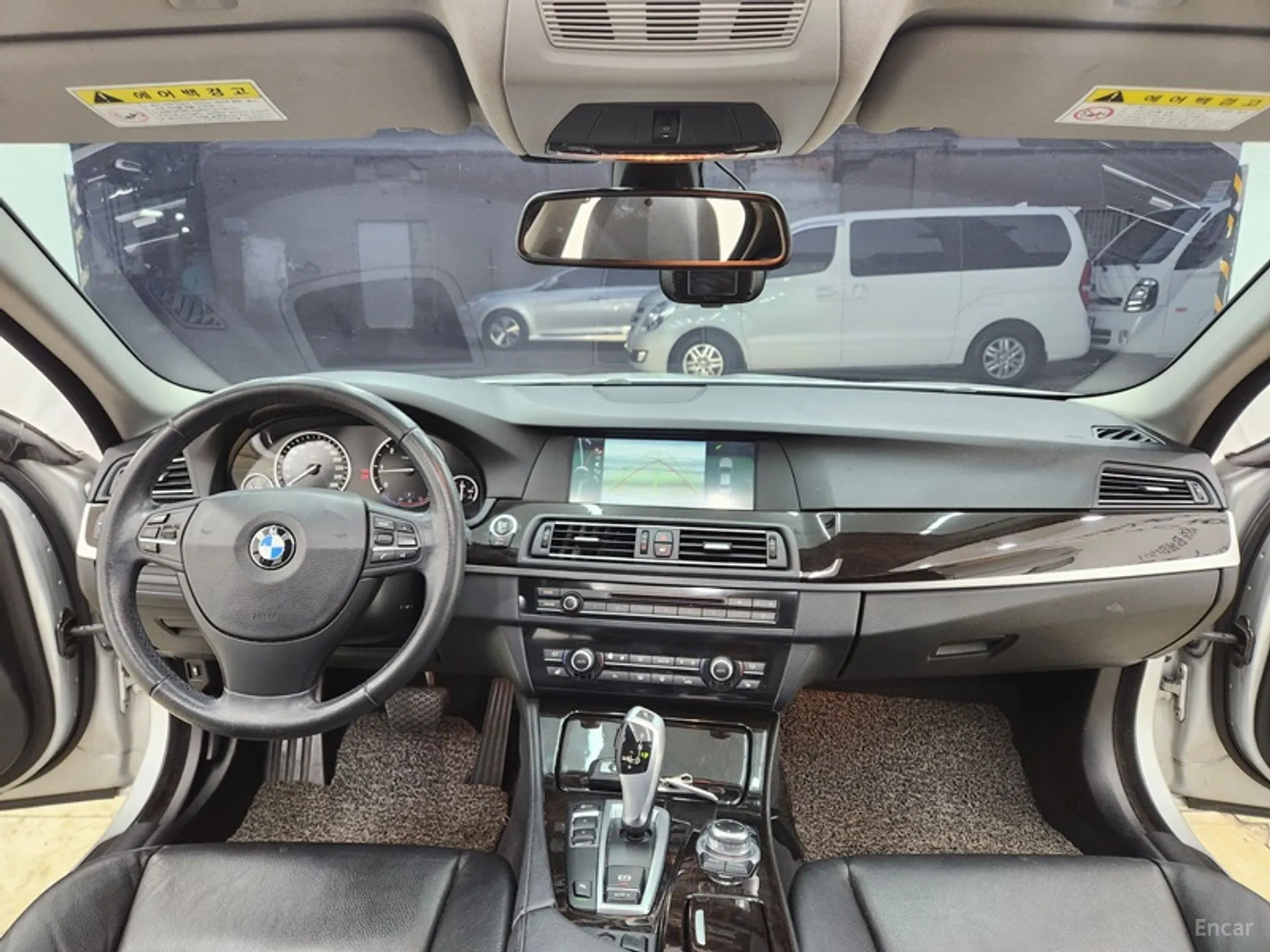 BMW 5 Series (F10) превью 11