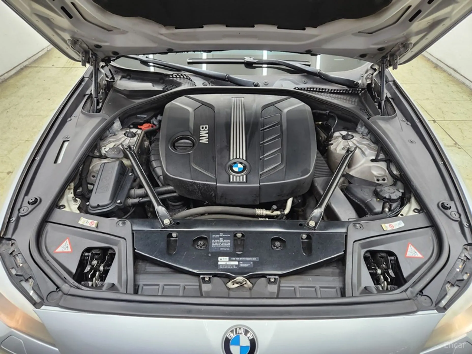 BMW 5 Series (F10) превью 19