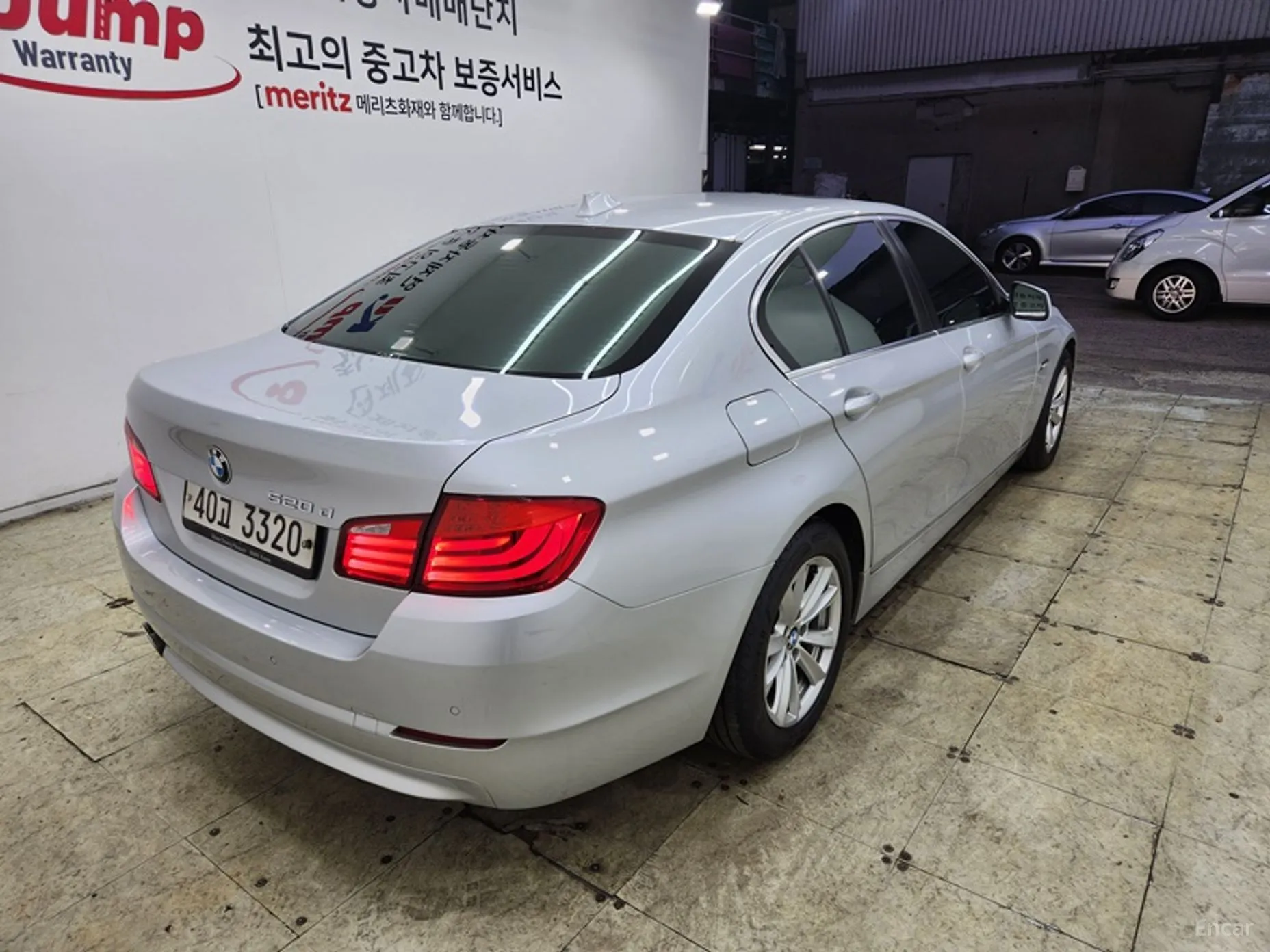 BMW 5 Series (F10) превью 6