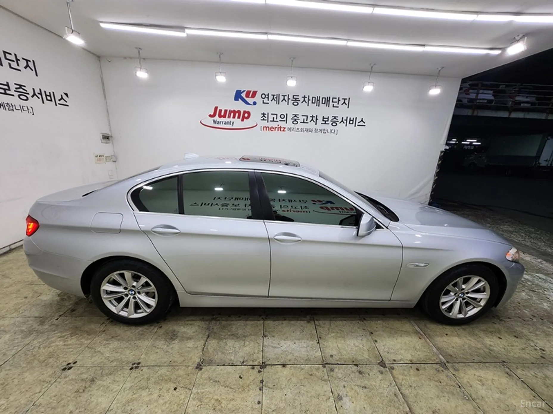 BMW 5 Series (F10) превью 7