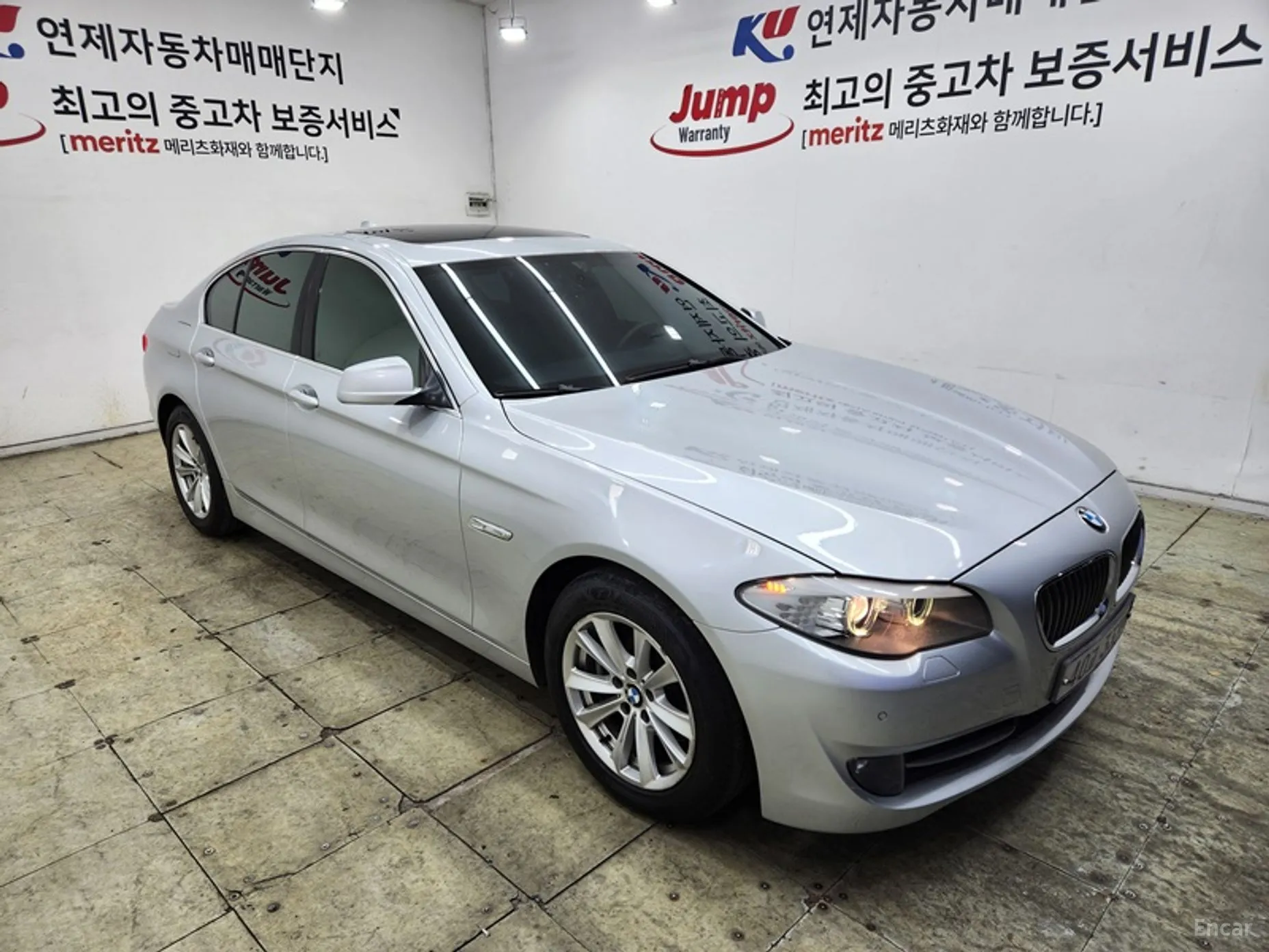 BMW 5 Series (F10) превью 8
