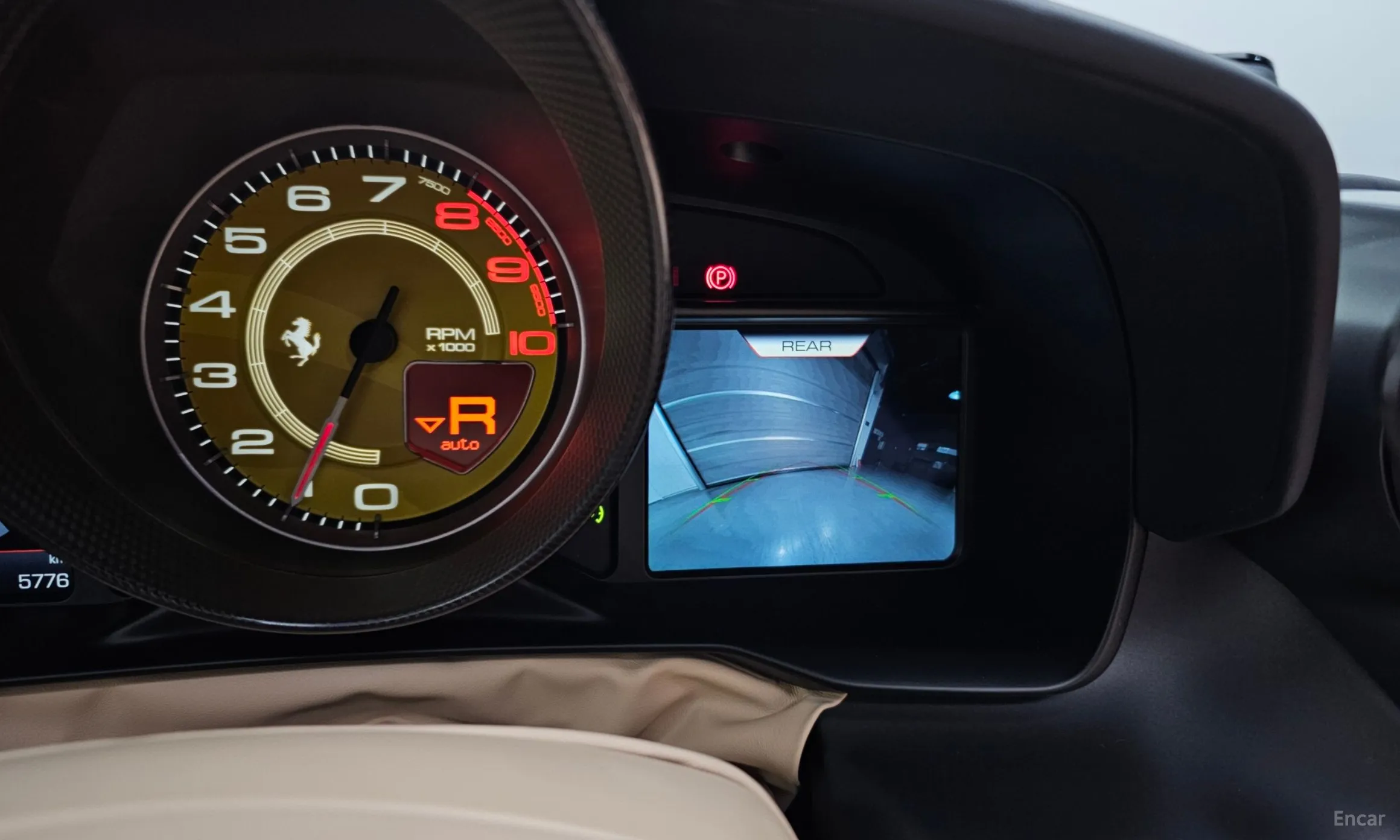 Ferrari F8 Spider превью 16