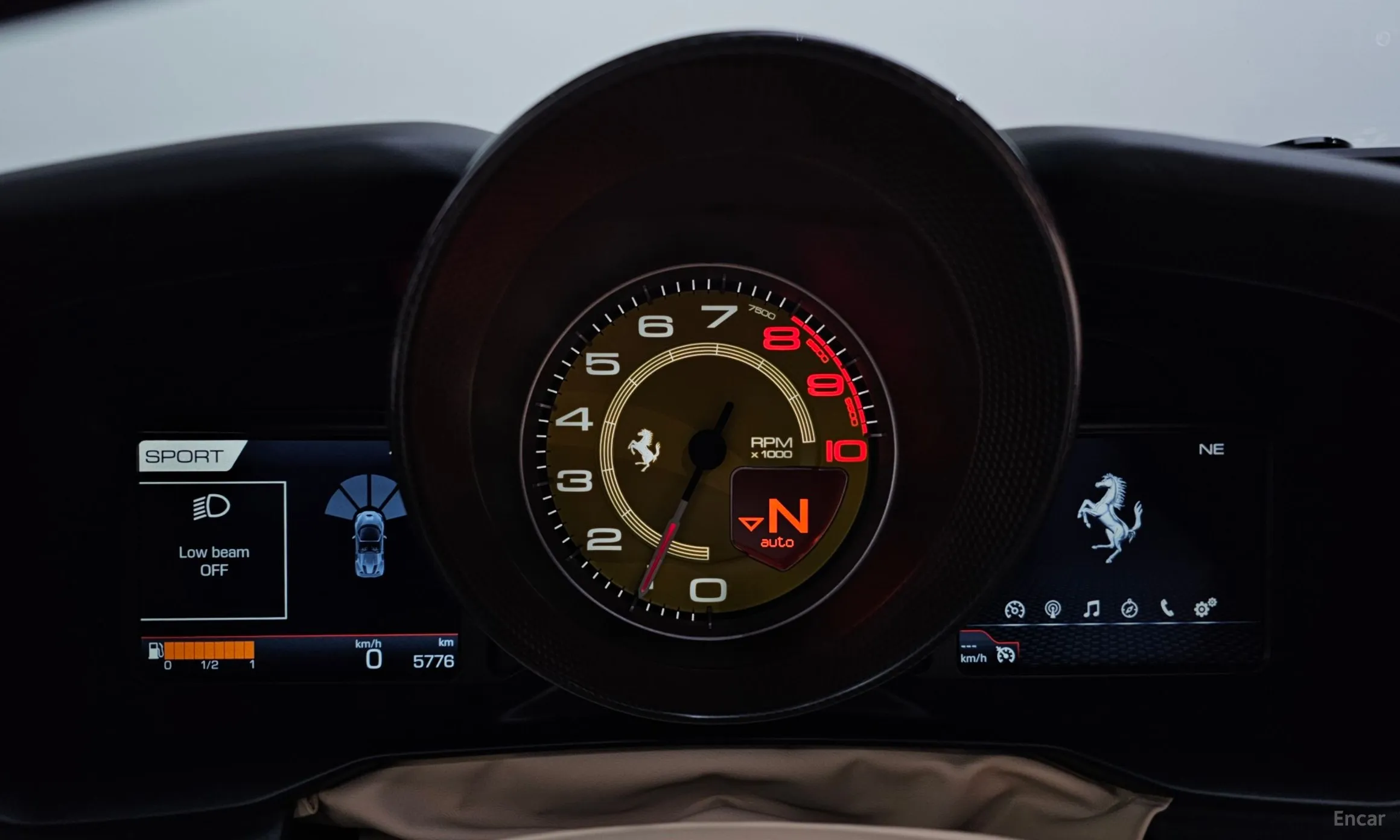Ferrari F8 Spider превью 8