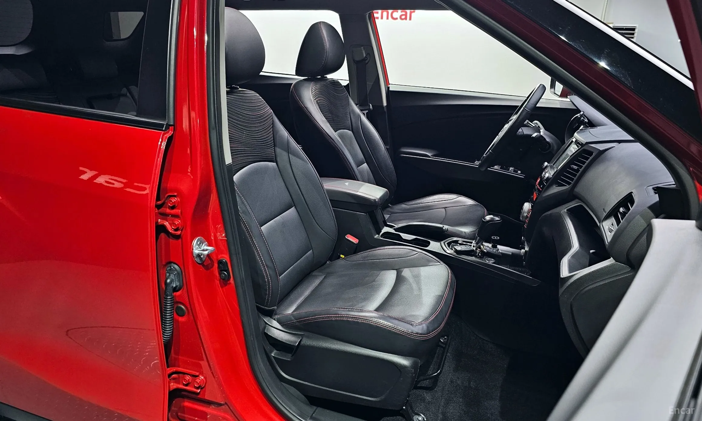 KG Mobility (SsangYong) Tivoli Air превью 10
