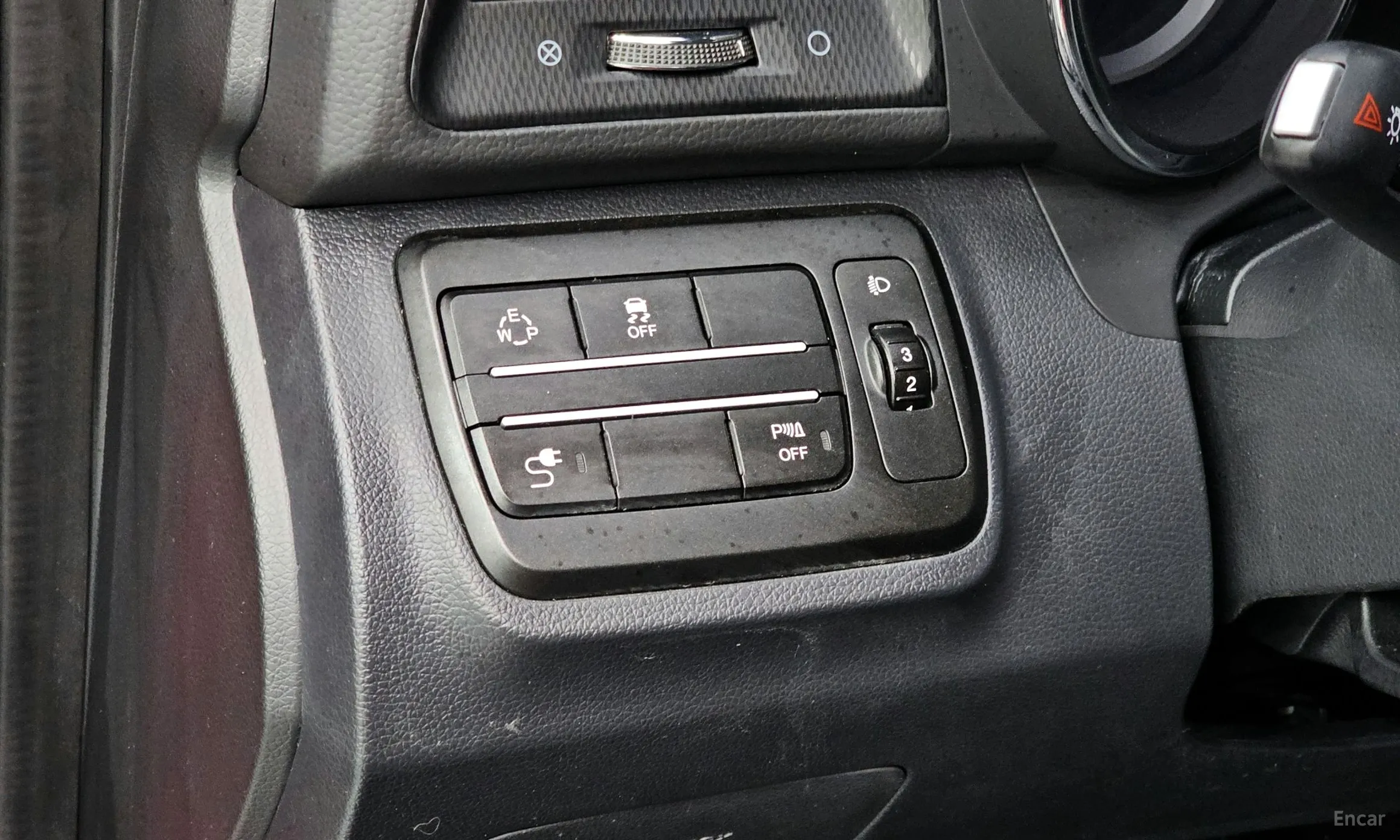 KG Mobility (SsangYong) Tivoli Air превью 16