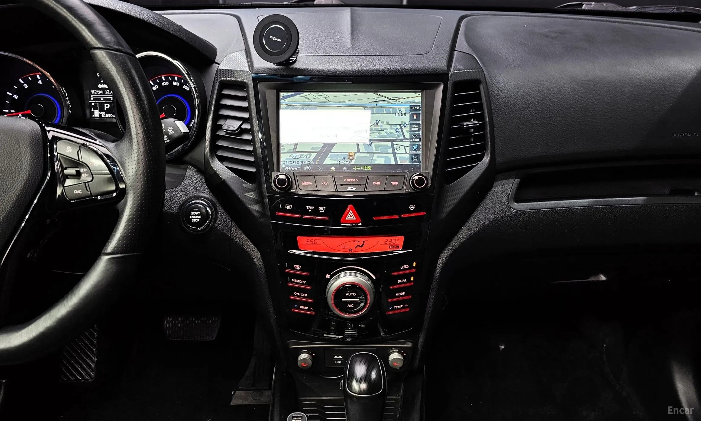 KG Mobility (SsangYong) Tivoli Air превью 17