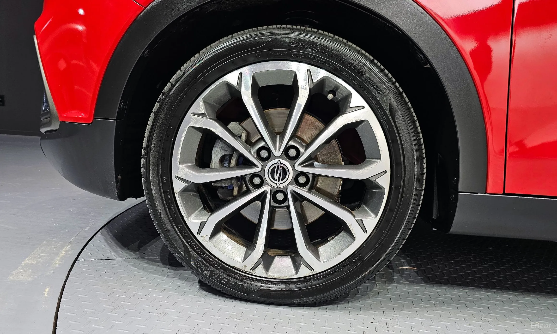 KG Mobility (SsangYong) Tivoli Air превью 5