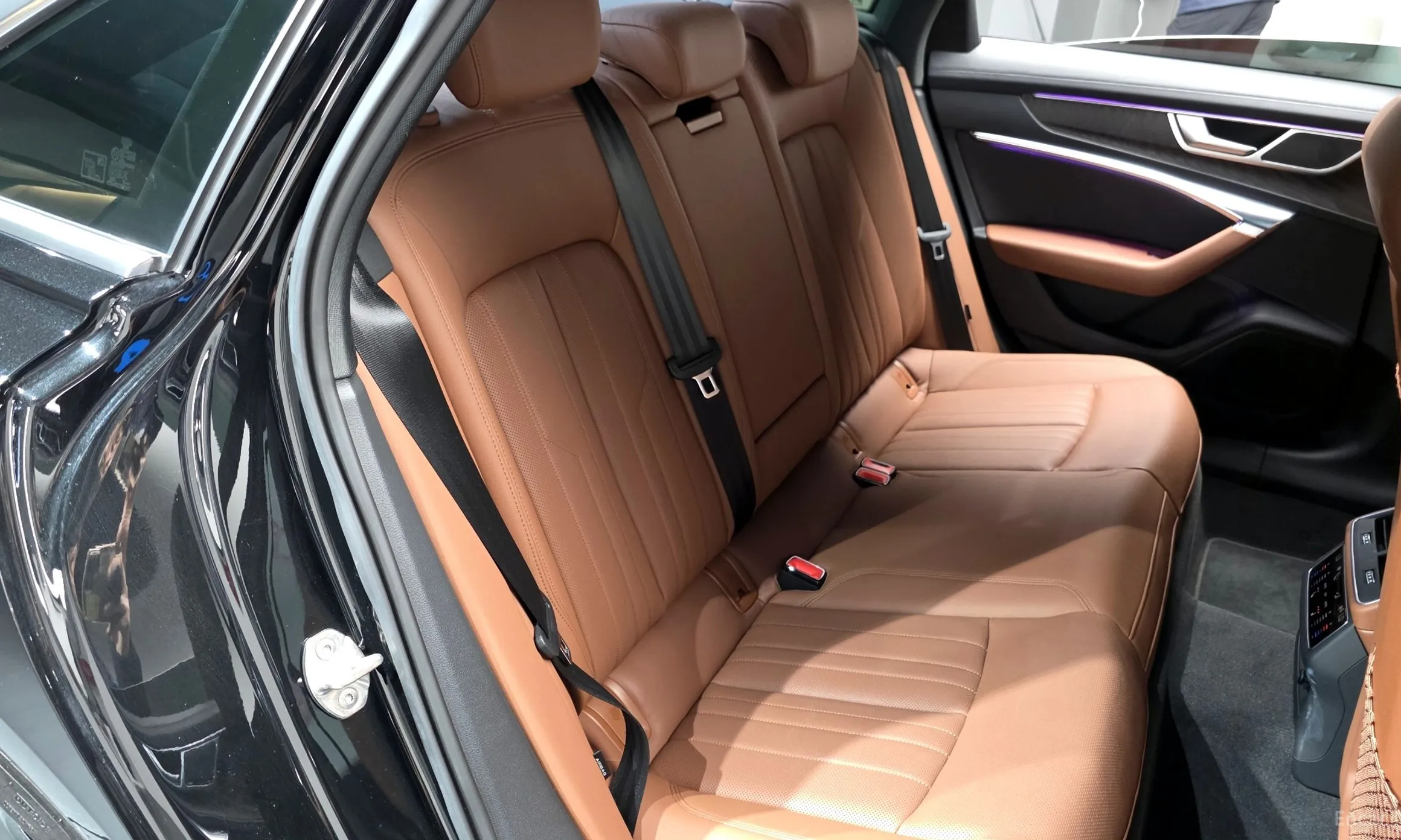 Audi A6 (C8) превью 12