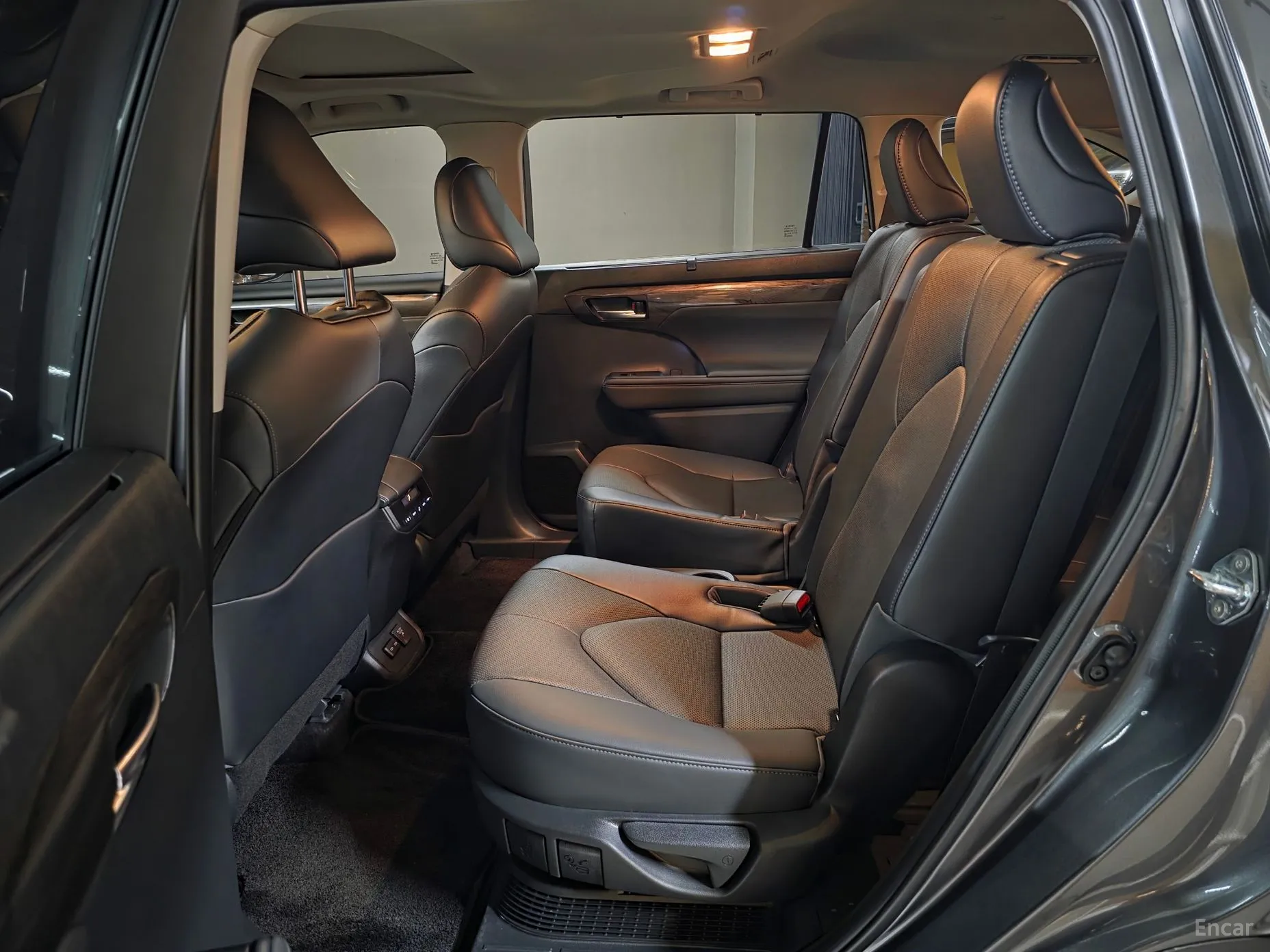 Toyota Highlander 4th generation превью 15