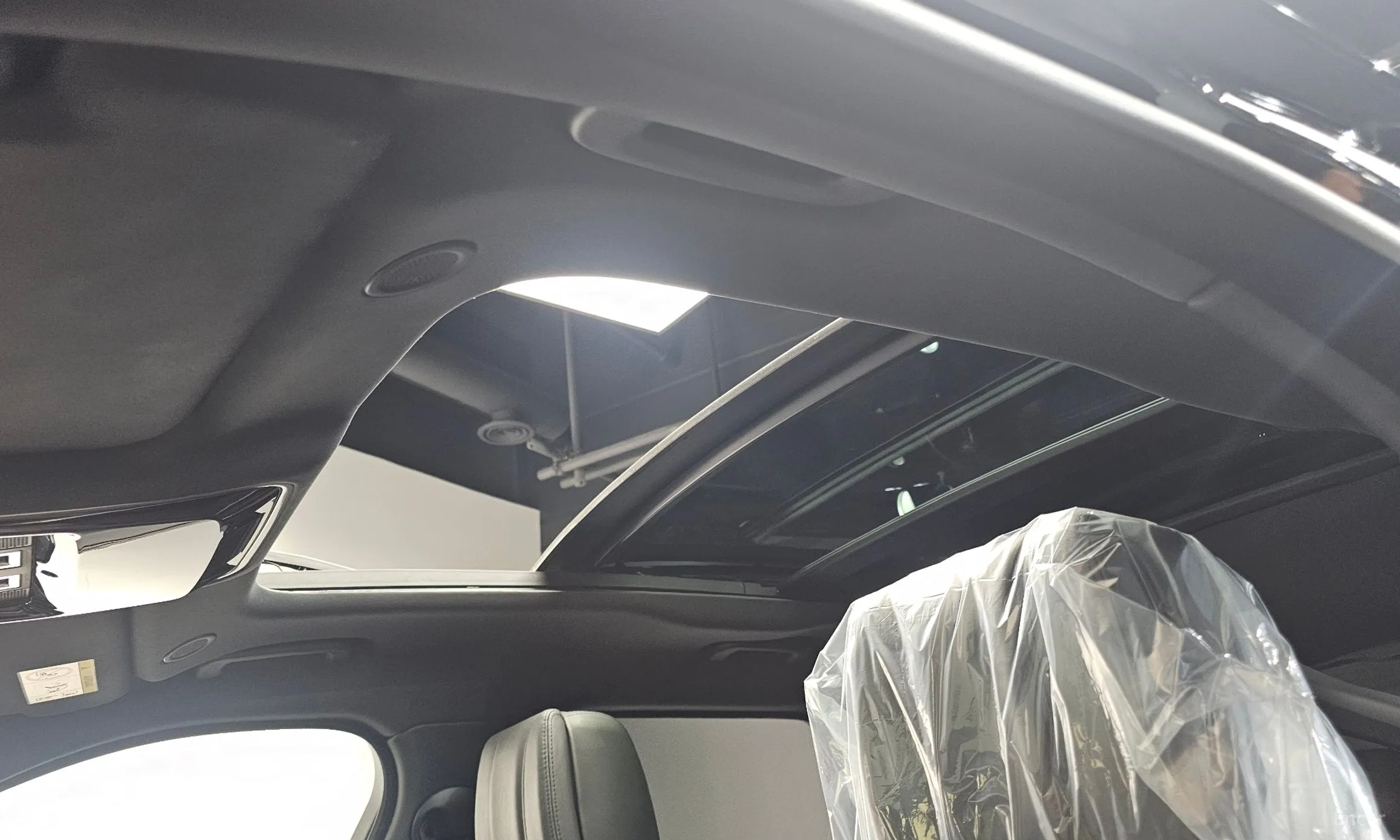 Land Rover Range Rover Bella превью 19