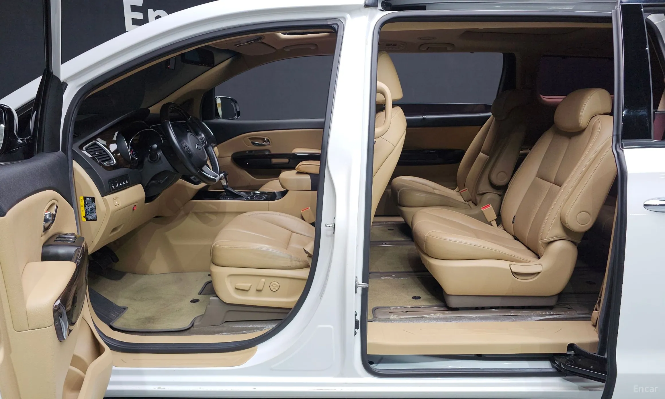 Kia Carnival превью 17