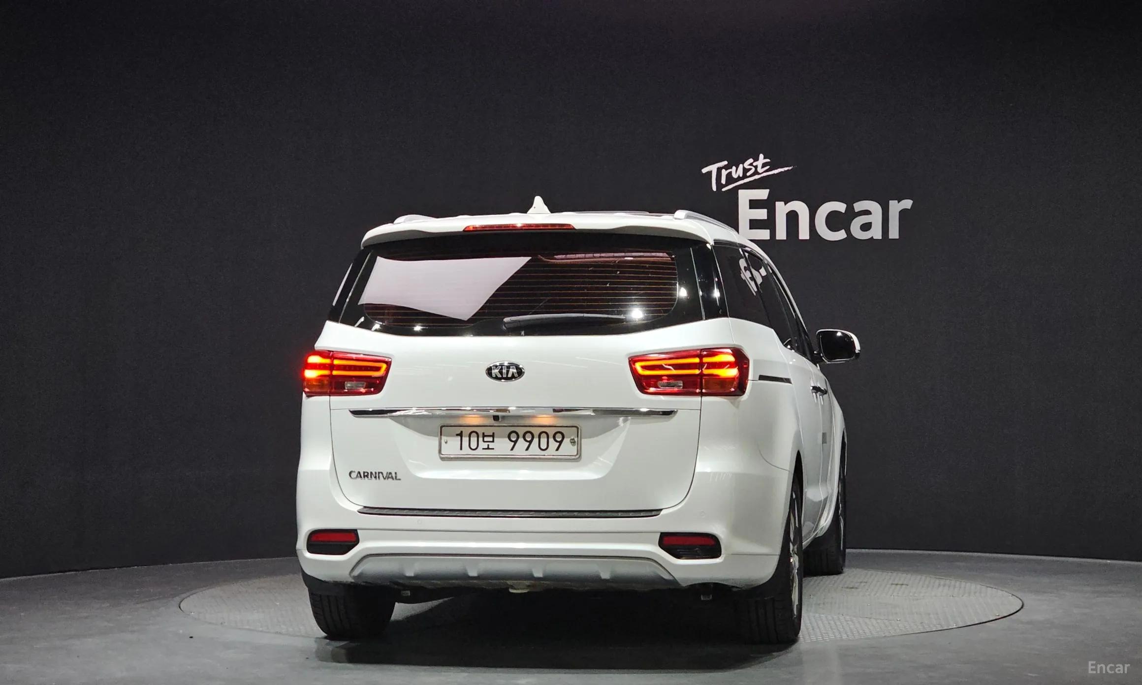 Kia Carnival превью 4