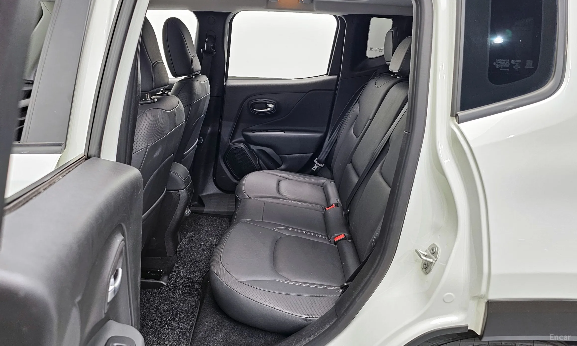 Jeep Renegade превью 11