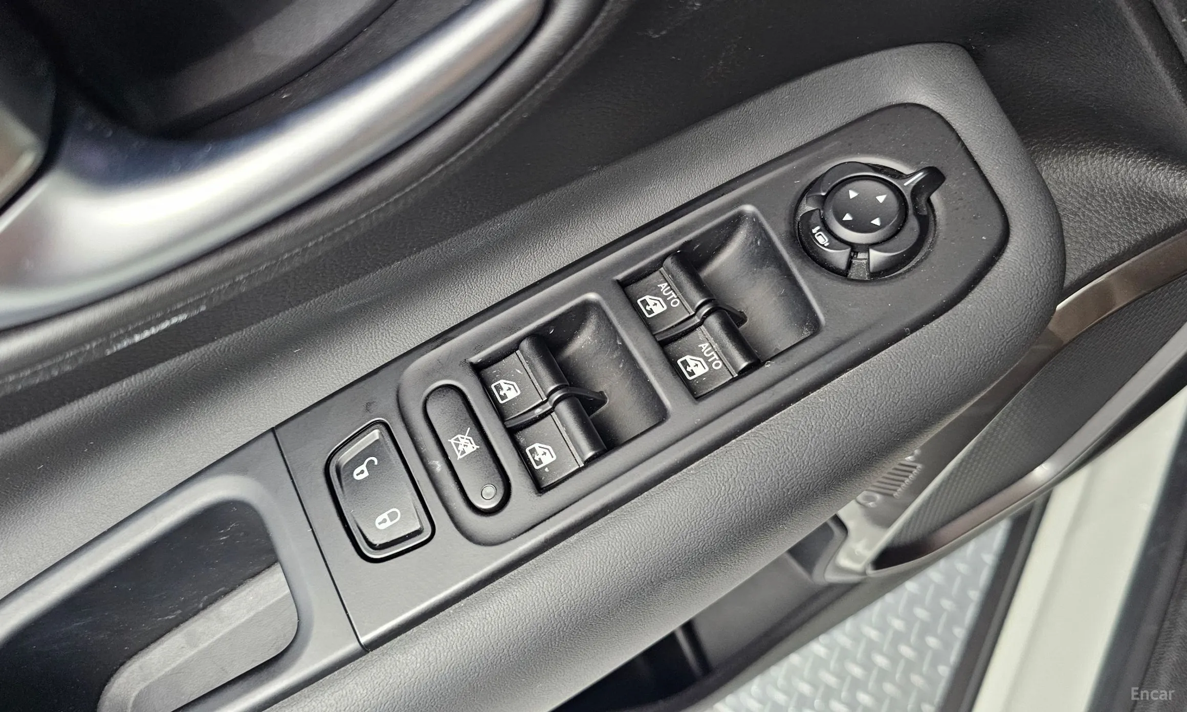 Jeep Renegade превью 14