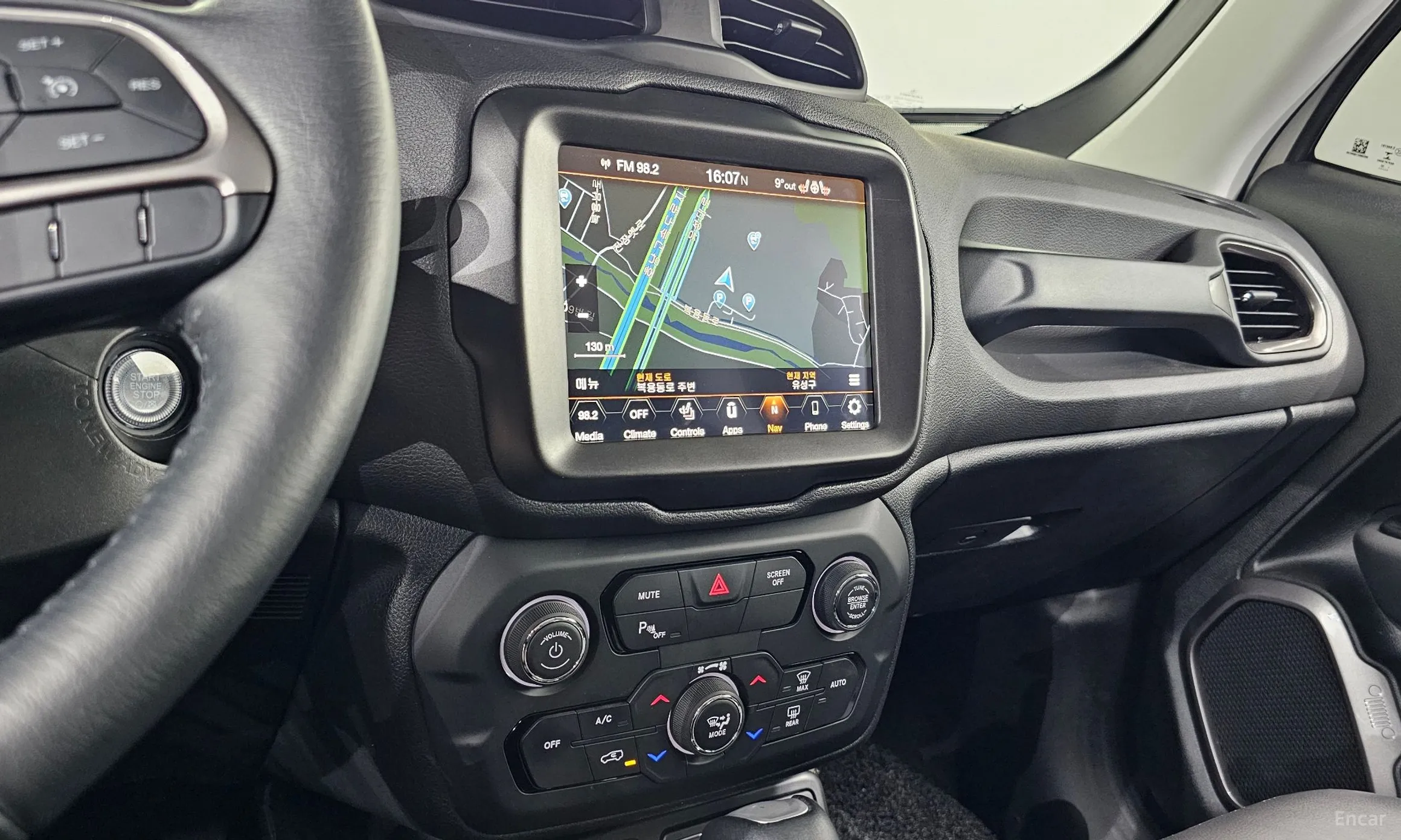 Jeep Renegade превью 17