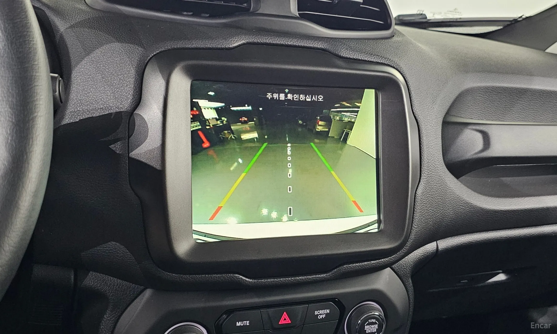Jeep Renegade превью 18