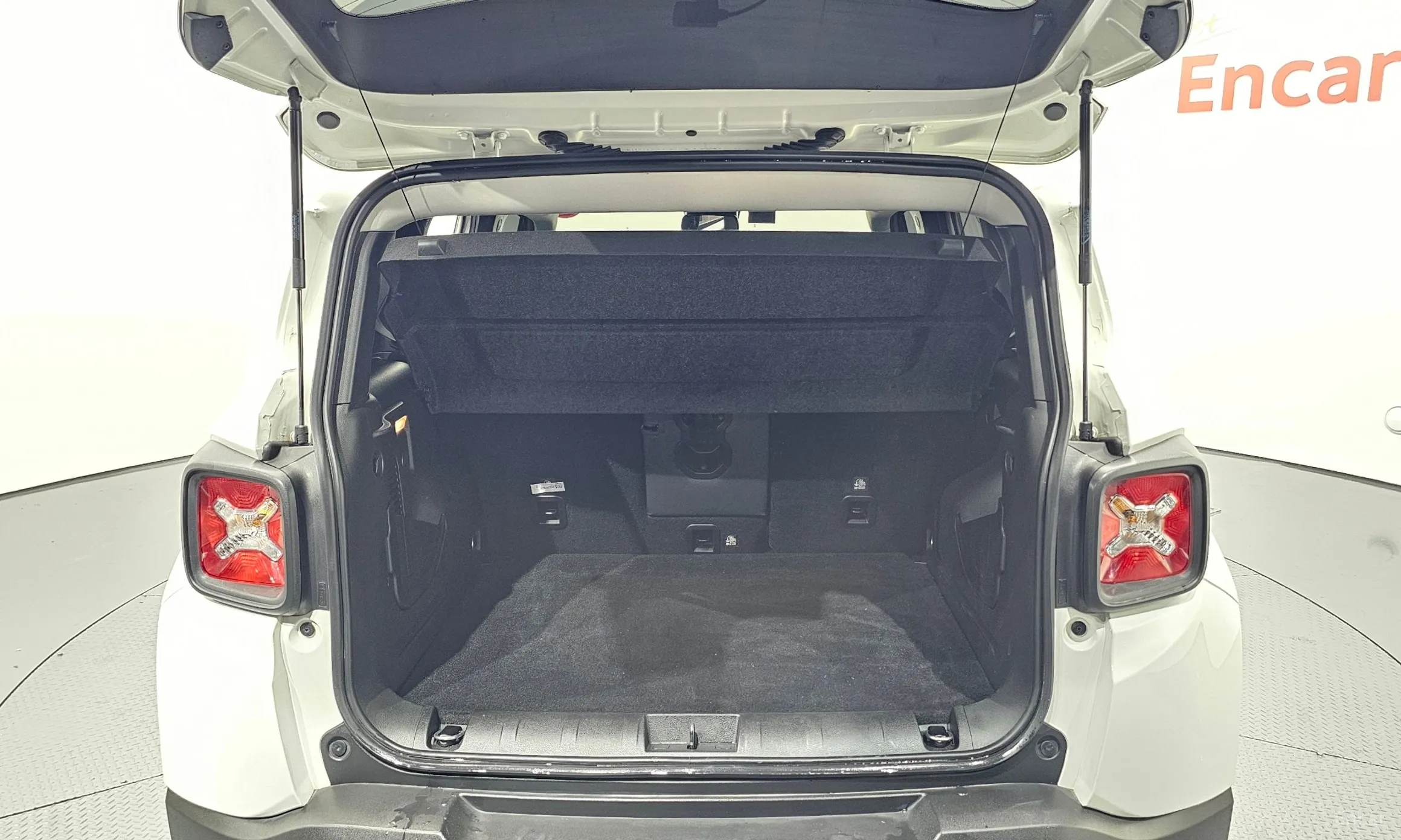 Jeep Renegade превью 20