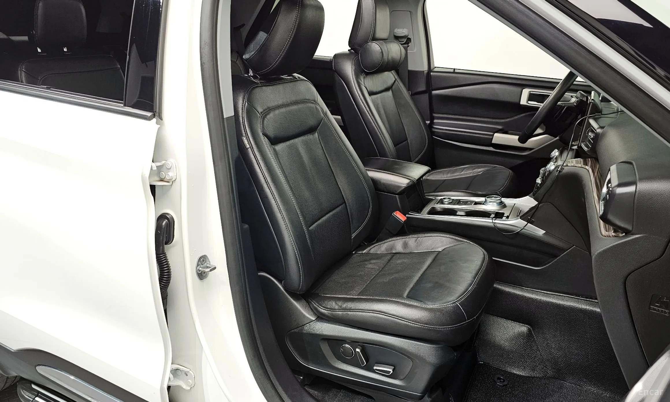 Ford Explorer 6th Generation превью 10