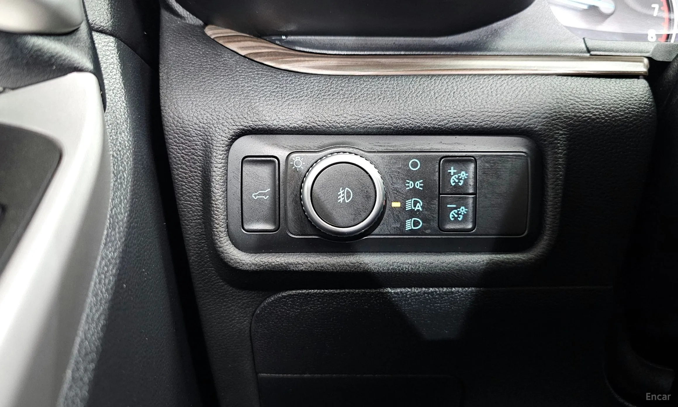 Ford Explorer 6th Generation превью 19