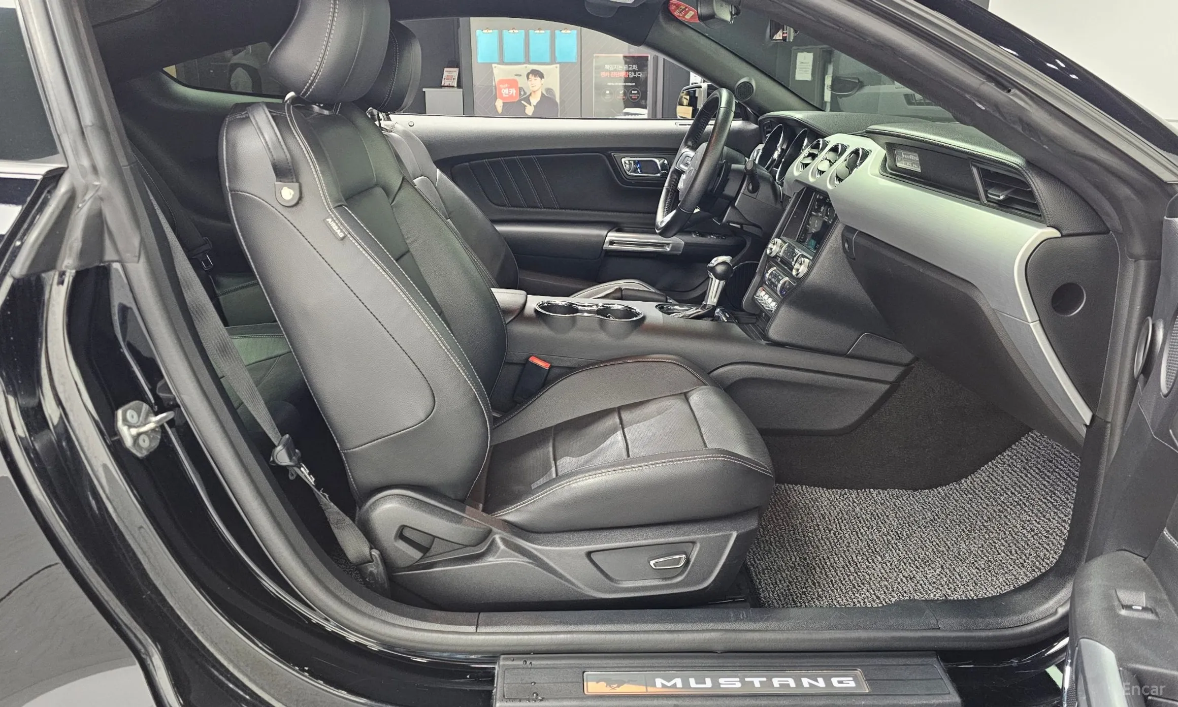 Ford Mustang превью 11