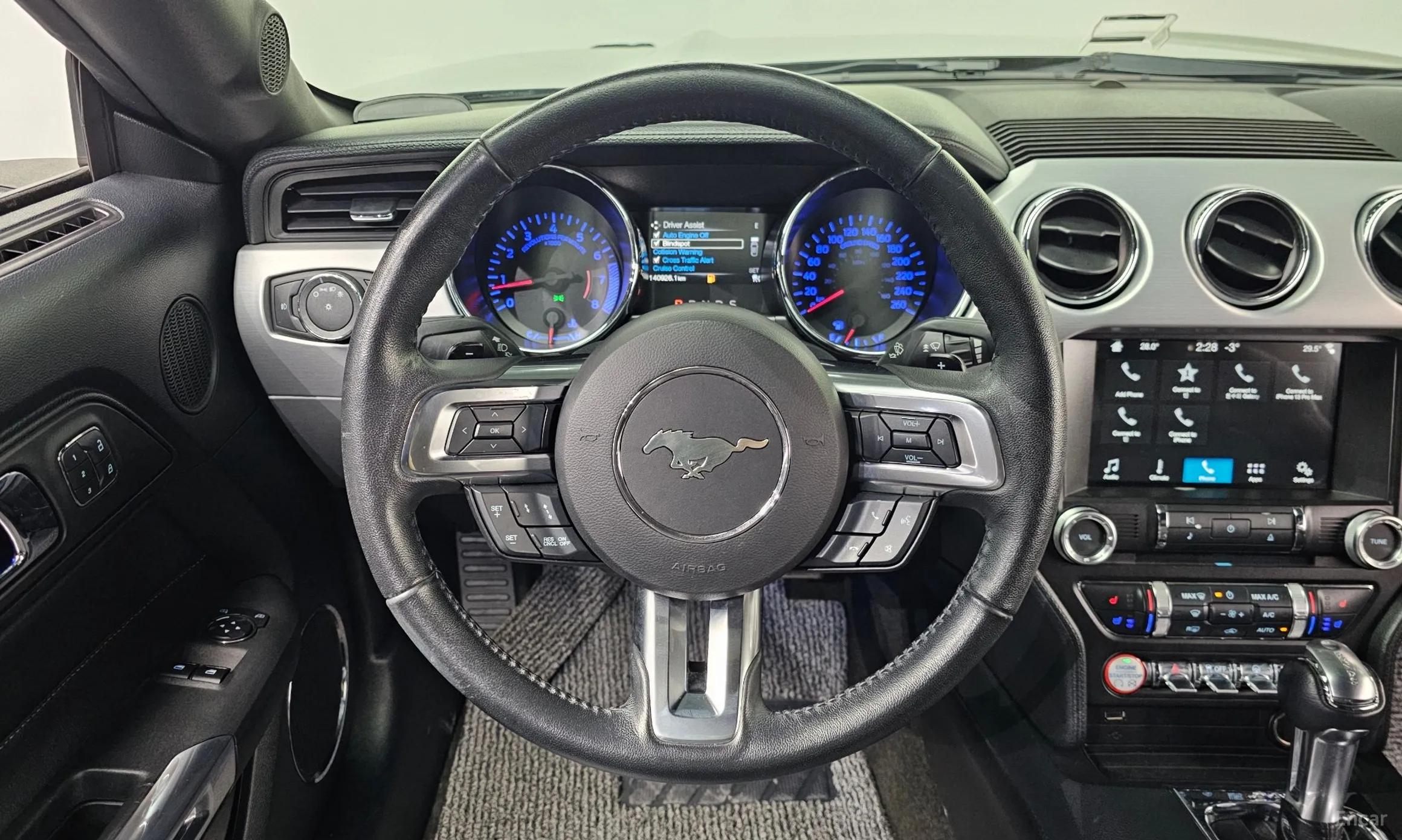 Ford Mustang превью 13