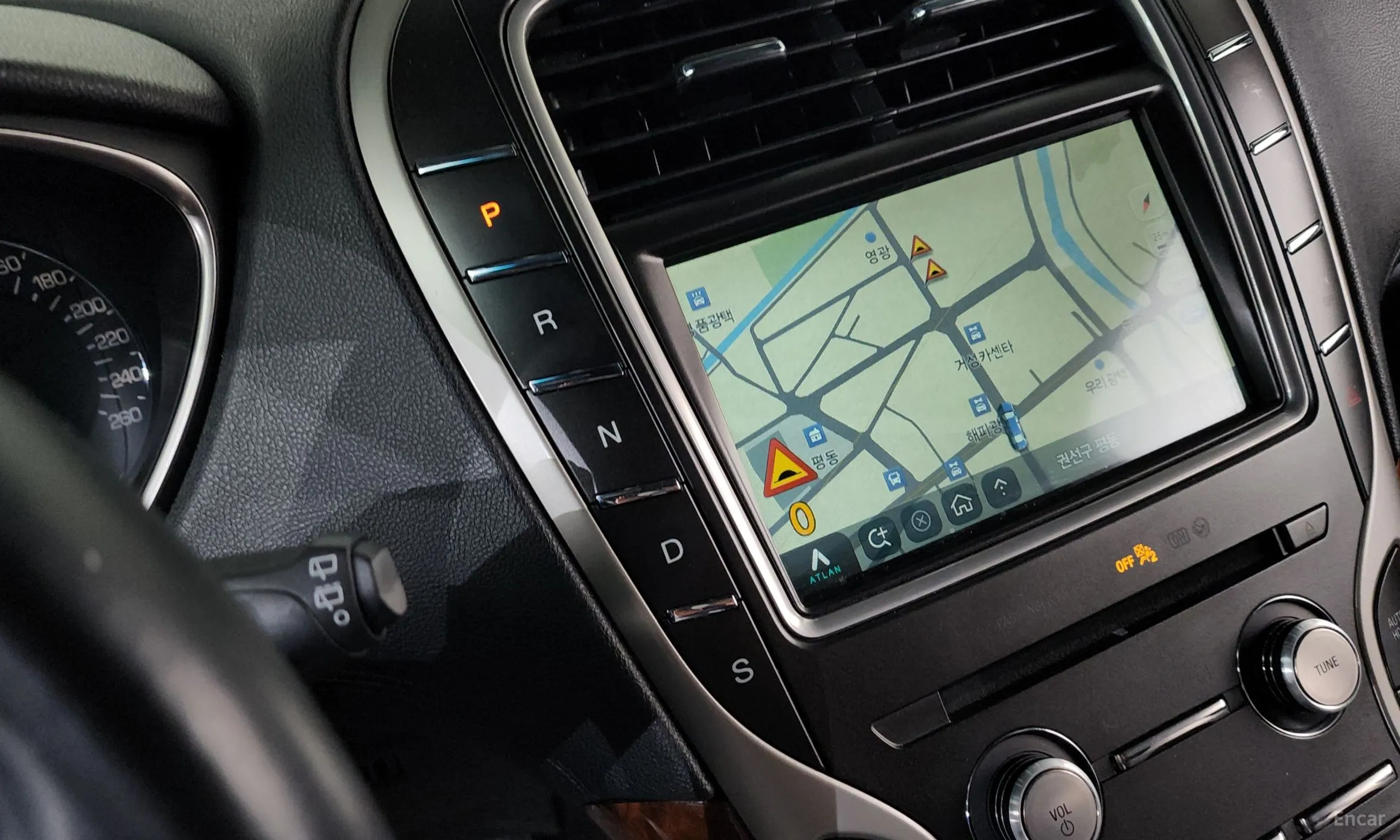 Lincoln MKX 2nd Generation превью 9