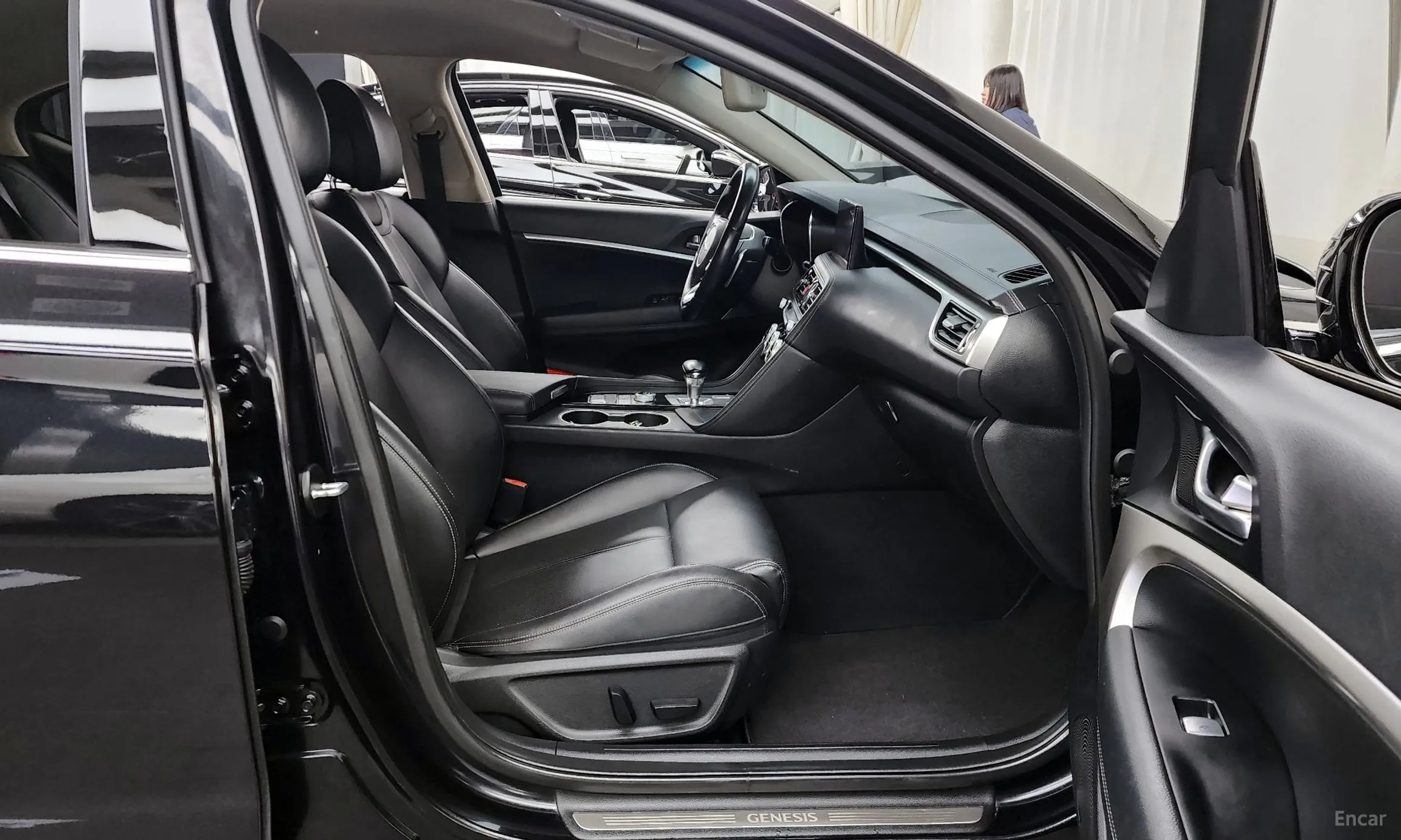 Genesis G70 превью 11