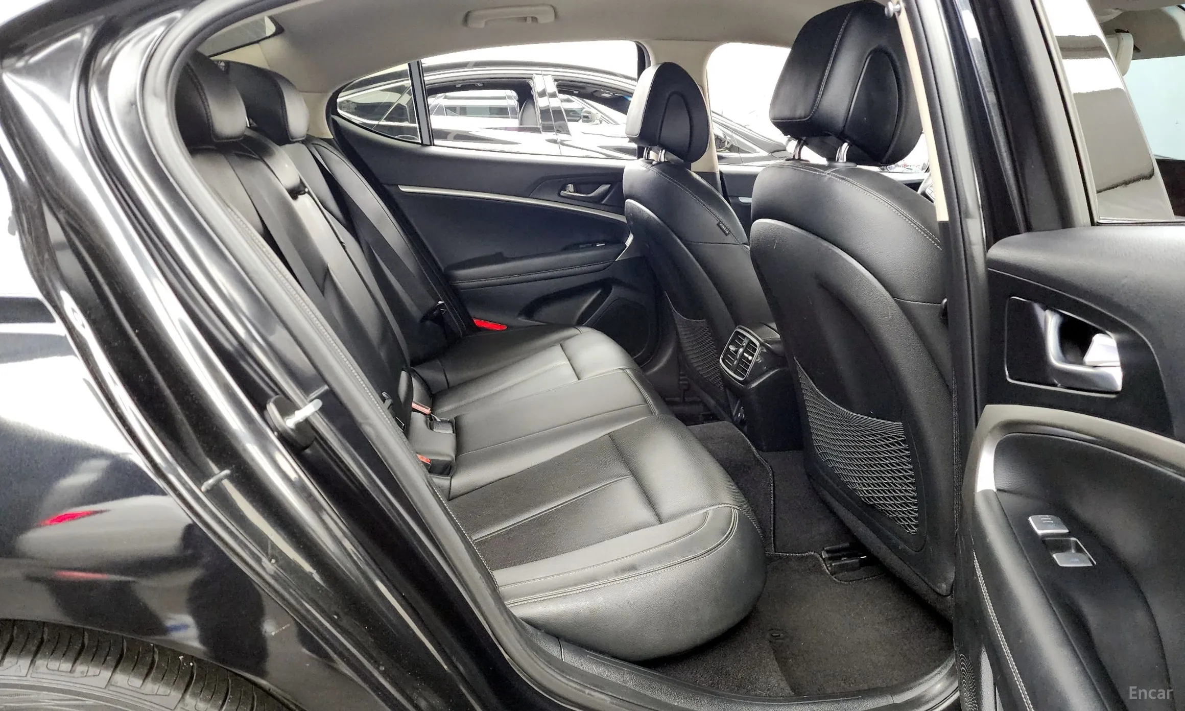 Genesis G70 превью 12