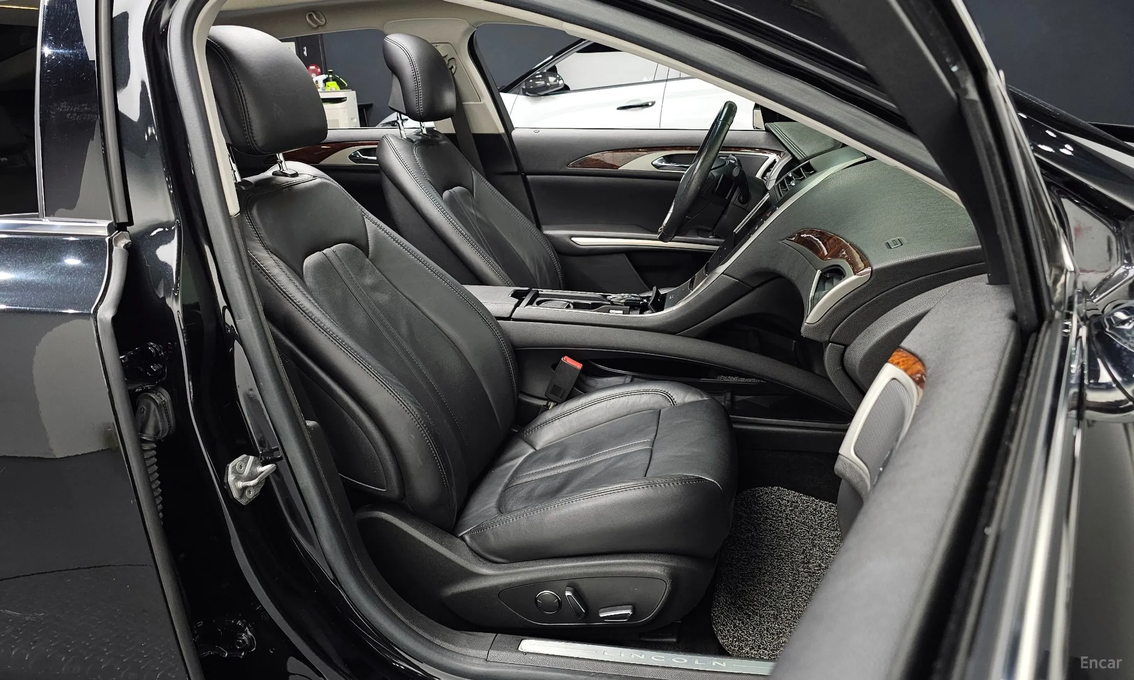 Lincoln New MKZ превью 10