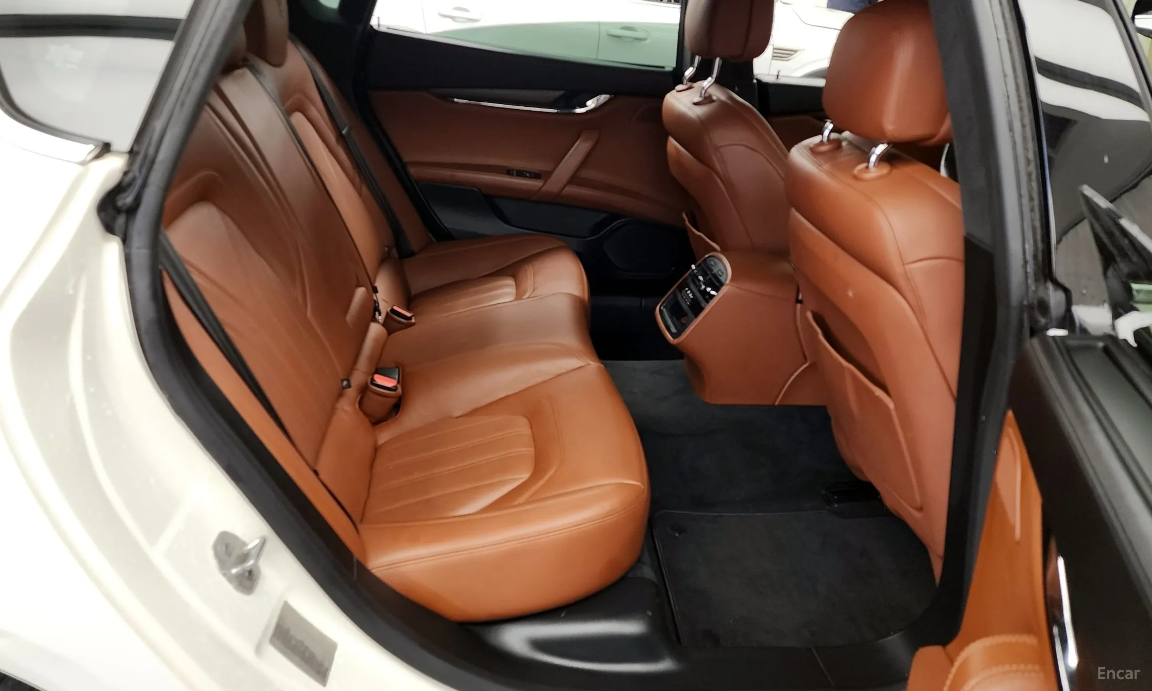 Maserati Quattroporte превью 12