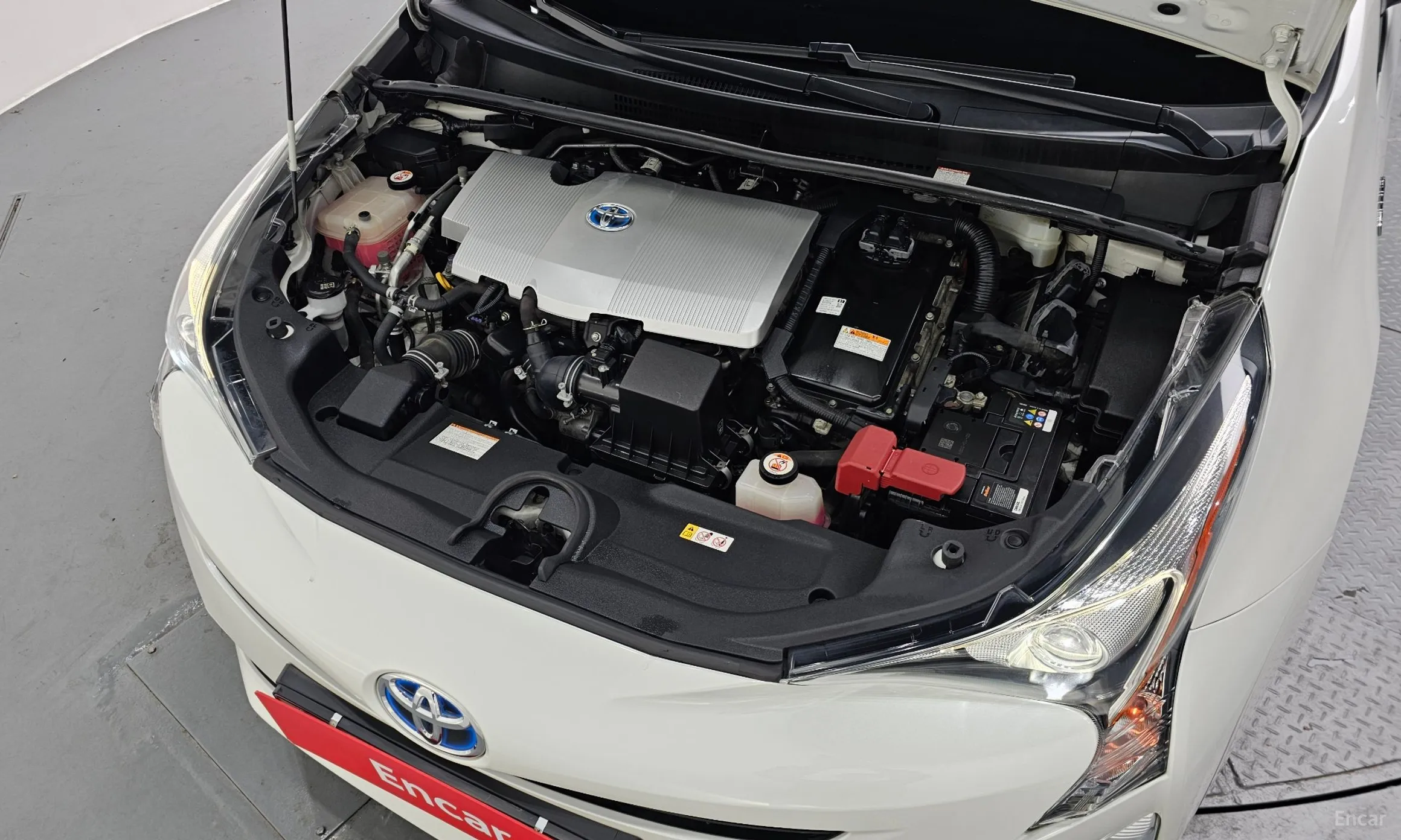 Toyota Prius 4th Generation превью 6