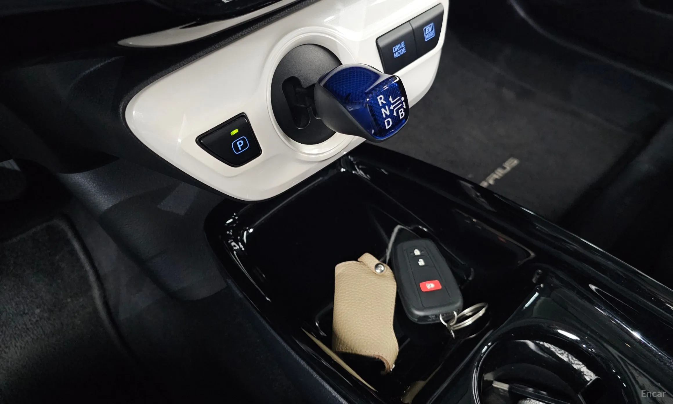 Toyota Prius 4th Generation превью 9