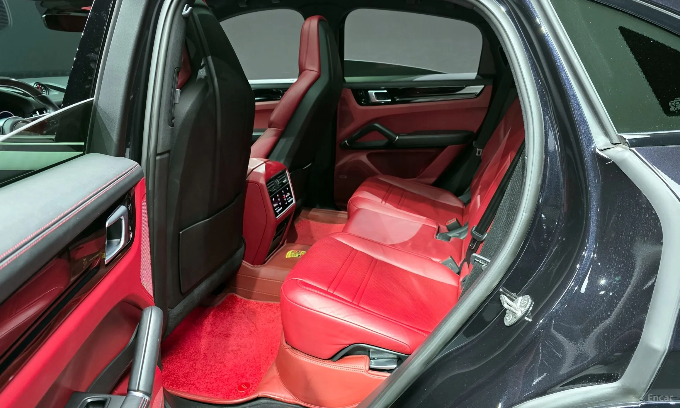Porsche Cayenne (PO536) превью 12
