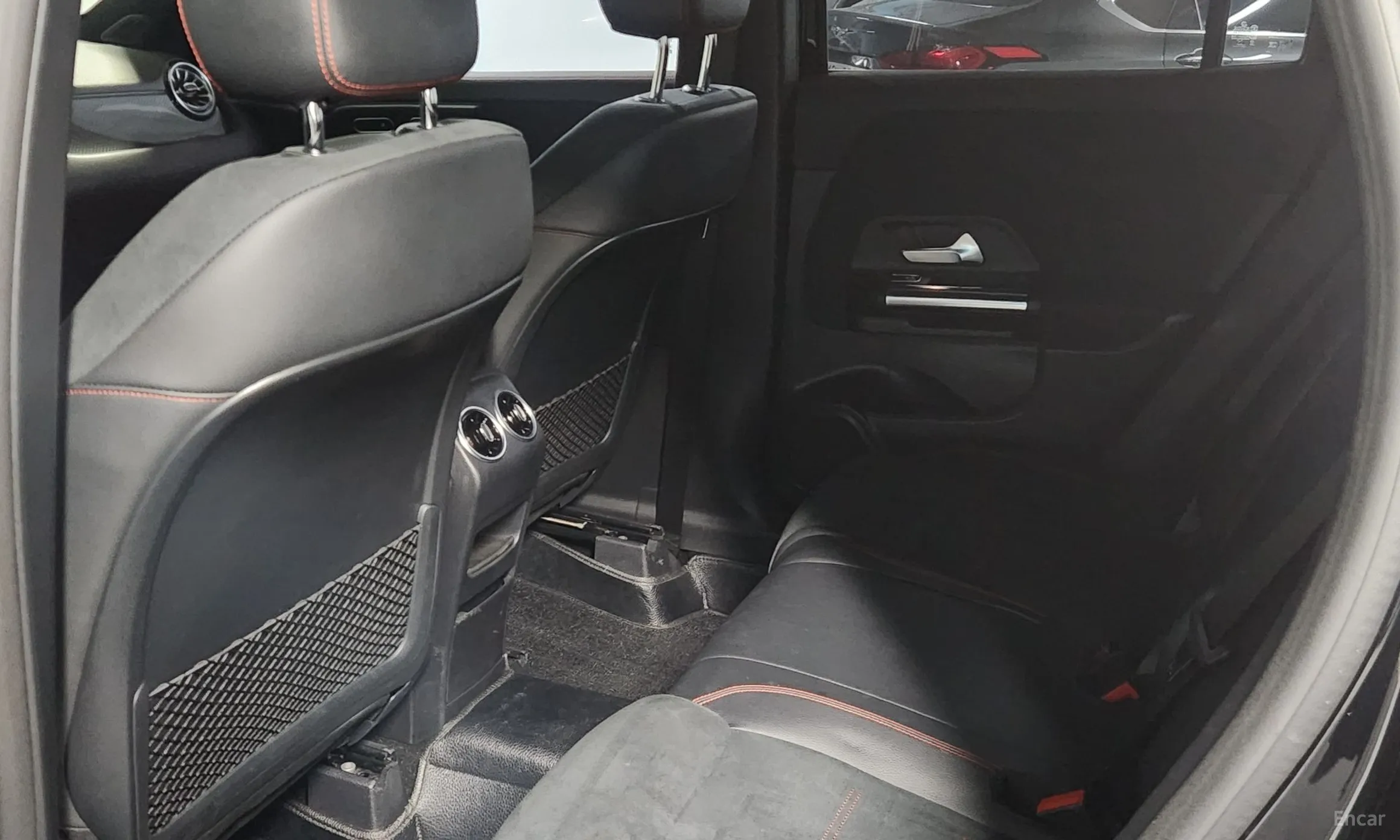 Mercedes Benz GLA-Class H247 превью 10