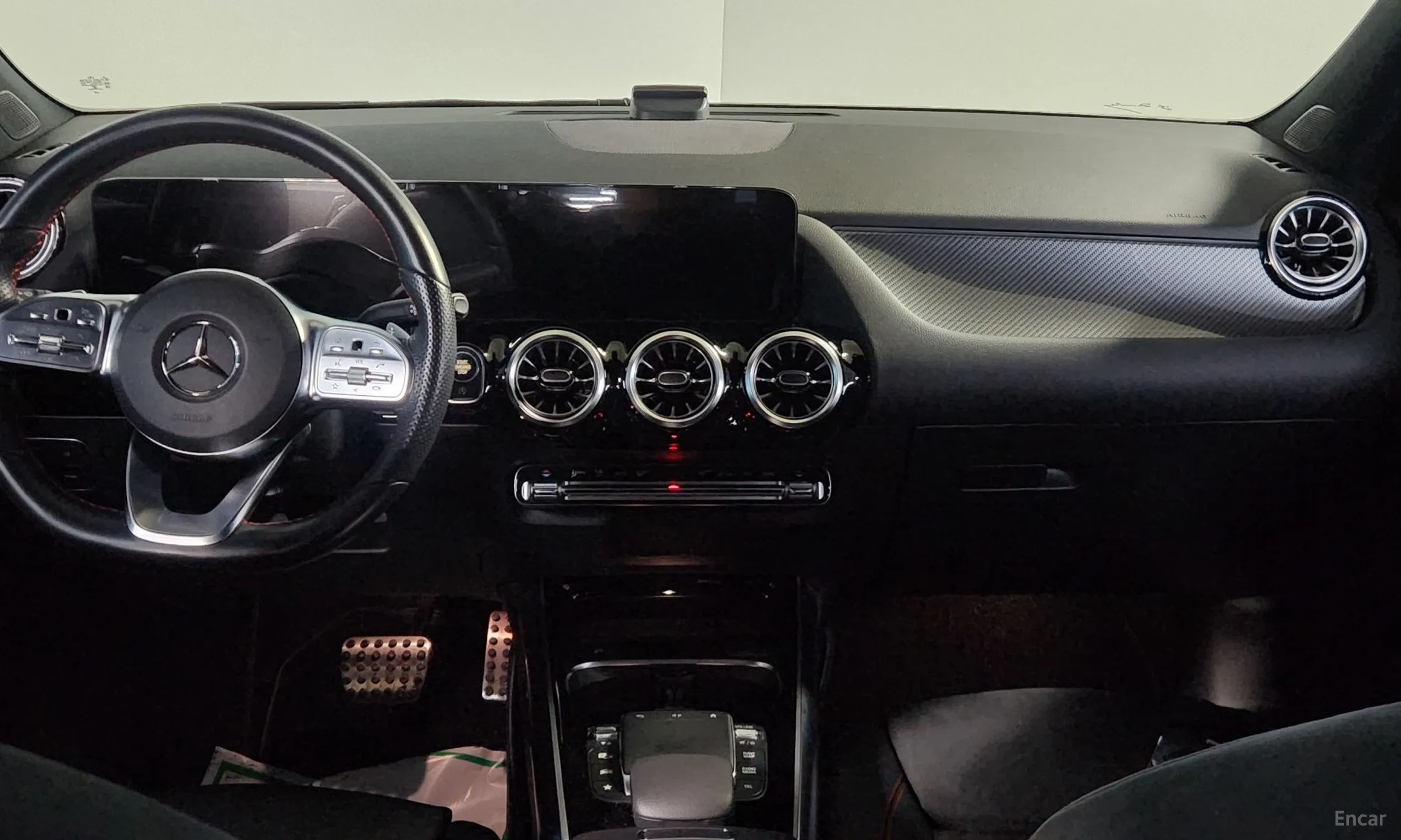 Mercedes Benz GLA-Class H247 превью 7