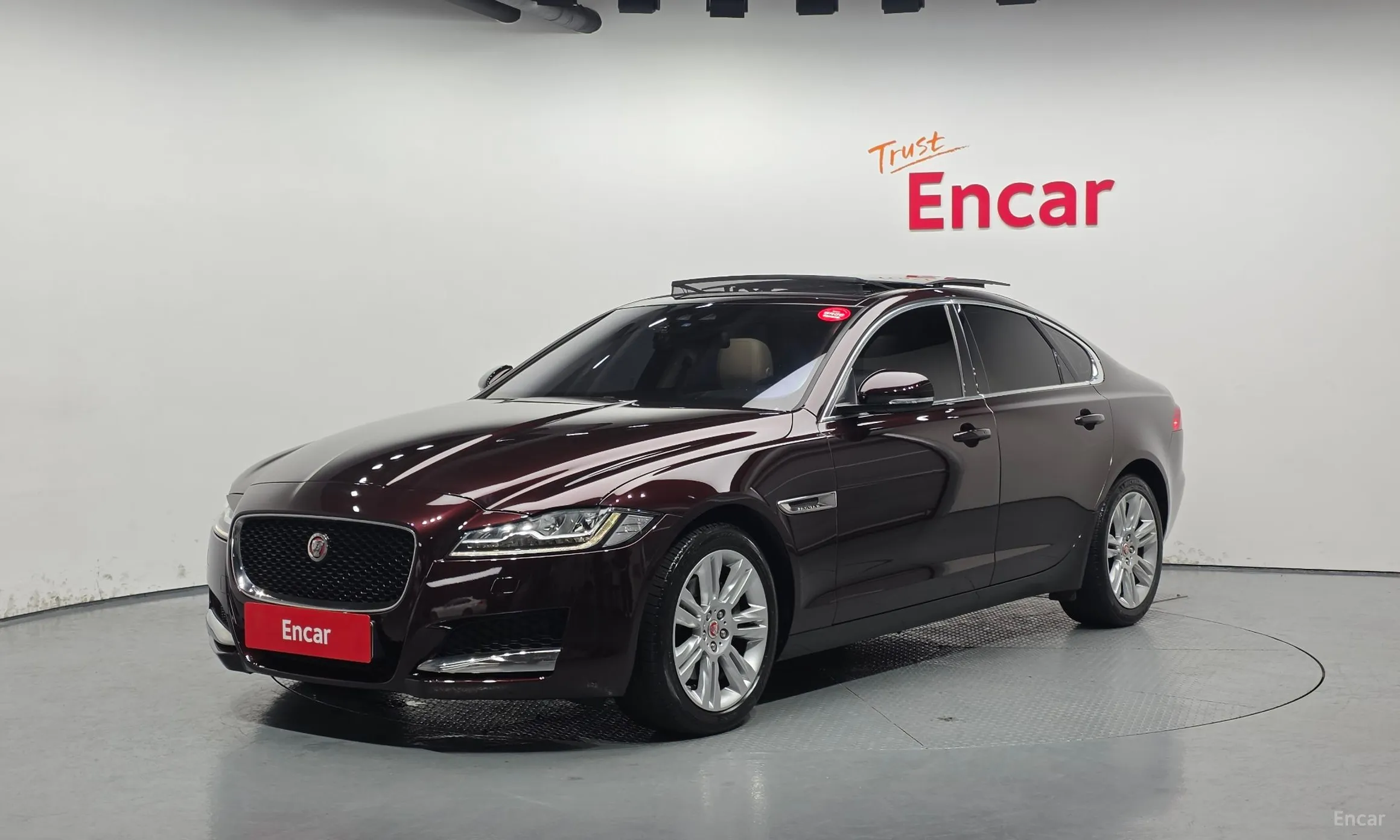 Jaguar XF (x260)