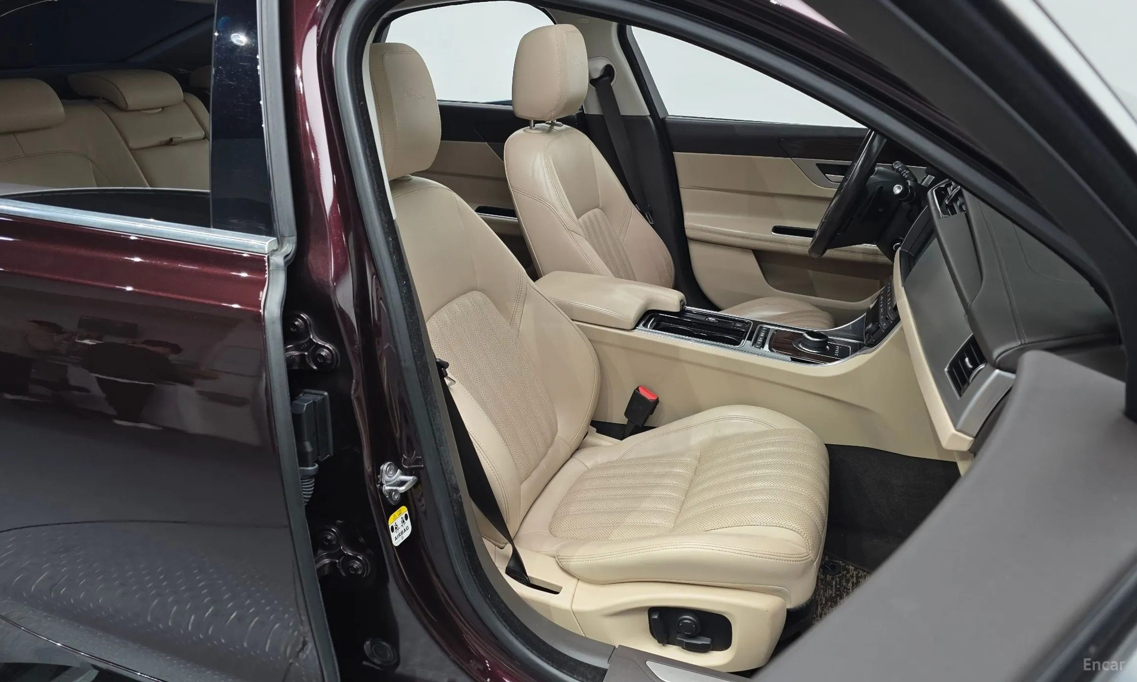 Jaguar XF (x260) превью 10