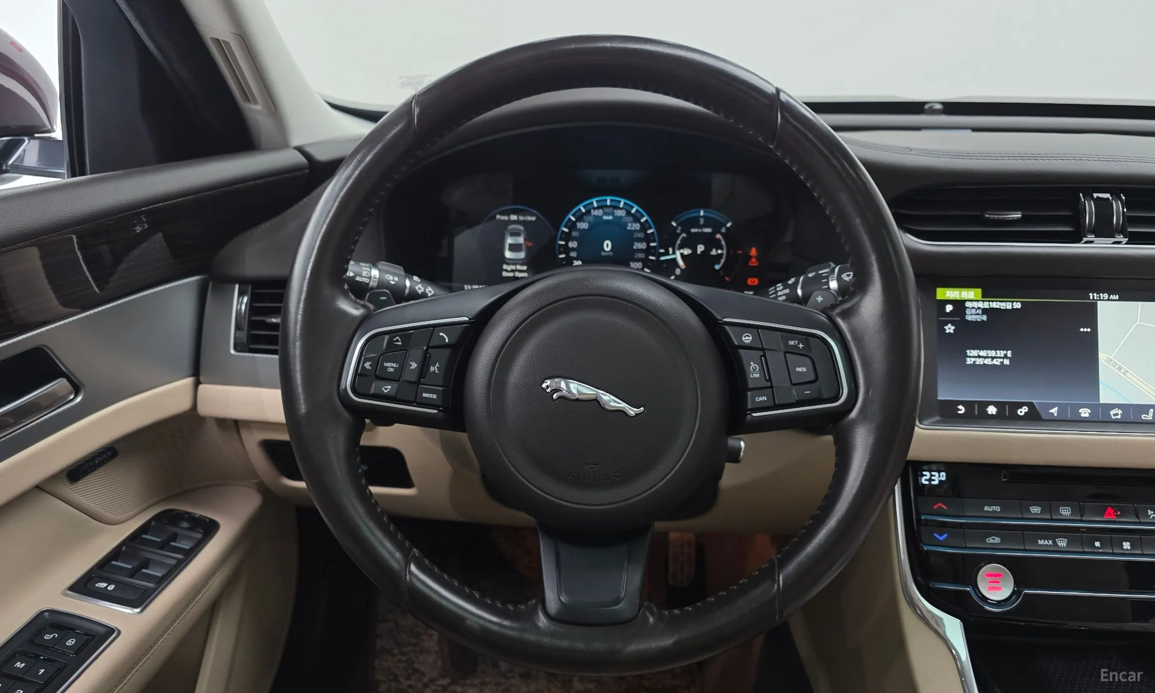 Jaguar XF (x260) превью 13